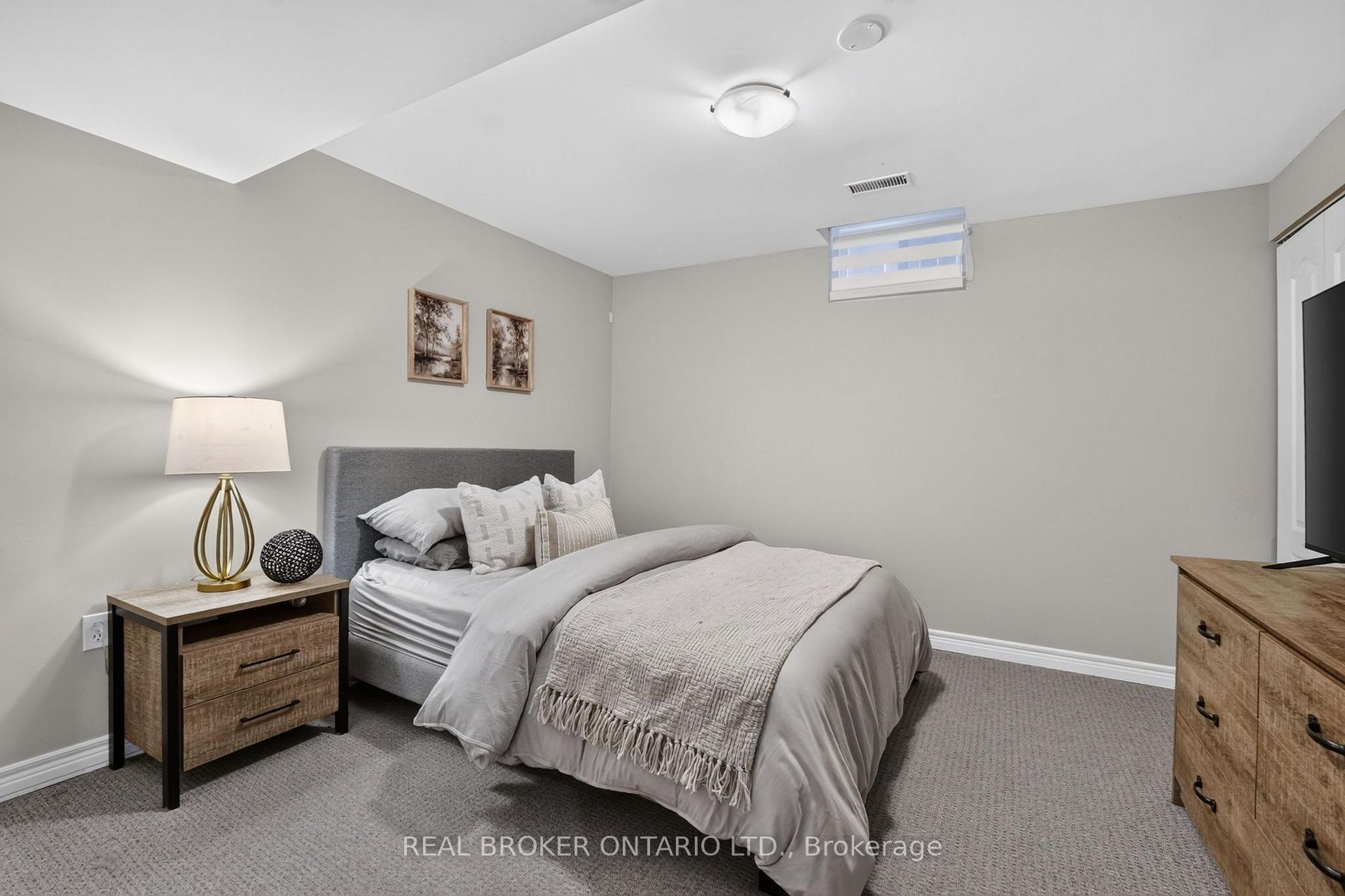 Photo 41 of 2243 Woodcrest Drive, Oakville, Westmount — HOMEH