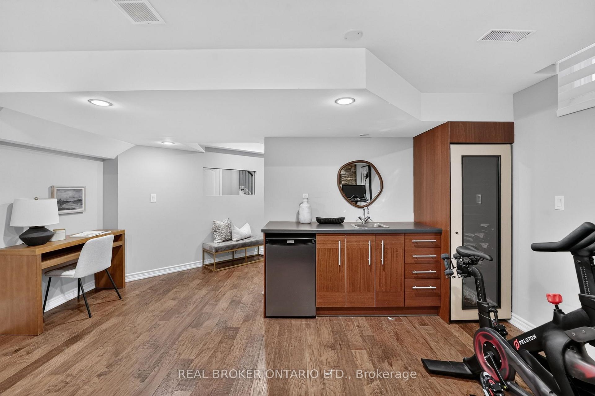 Photo 43 of 2243 Woodcrest Drive, Oakville, Westmount — HOMEH
