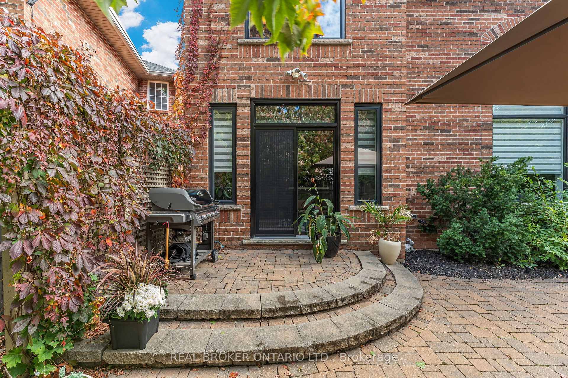 Photo 44 of 2243 Woodcrest Drive, Oakville, Westmount — HOMEH