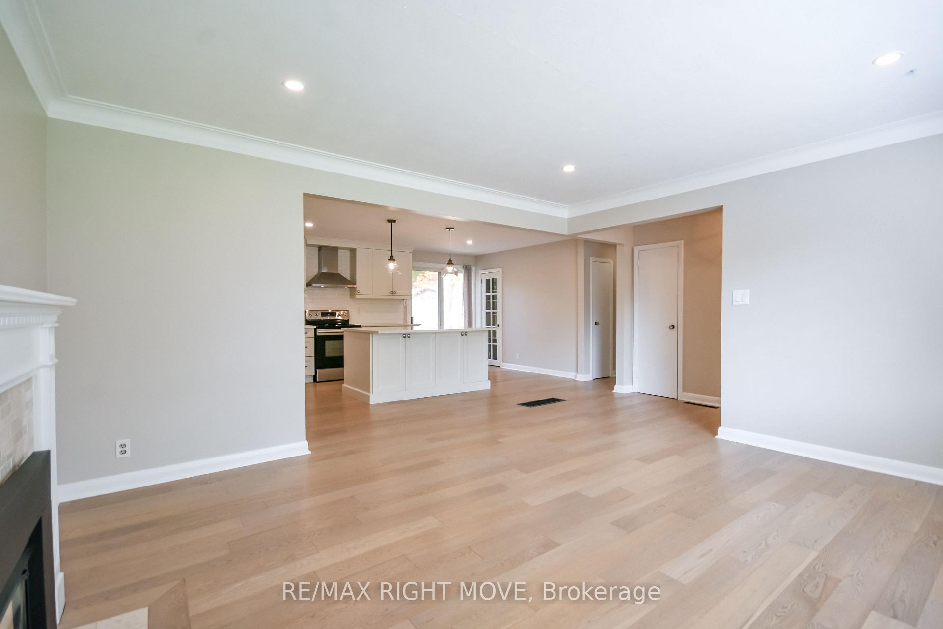 Photo 7 of 10 Letitia Street, Barrie, Sunnidale — HOMEH