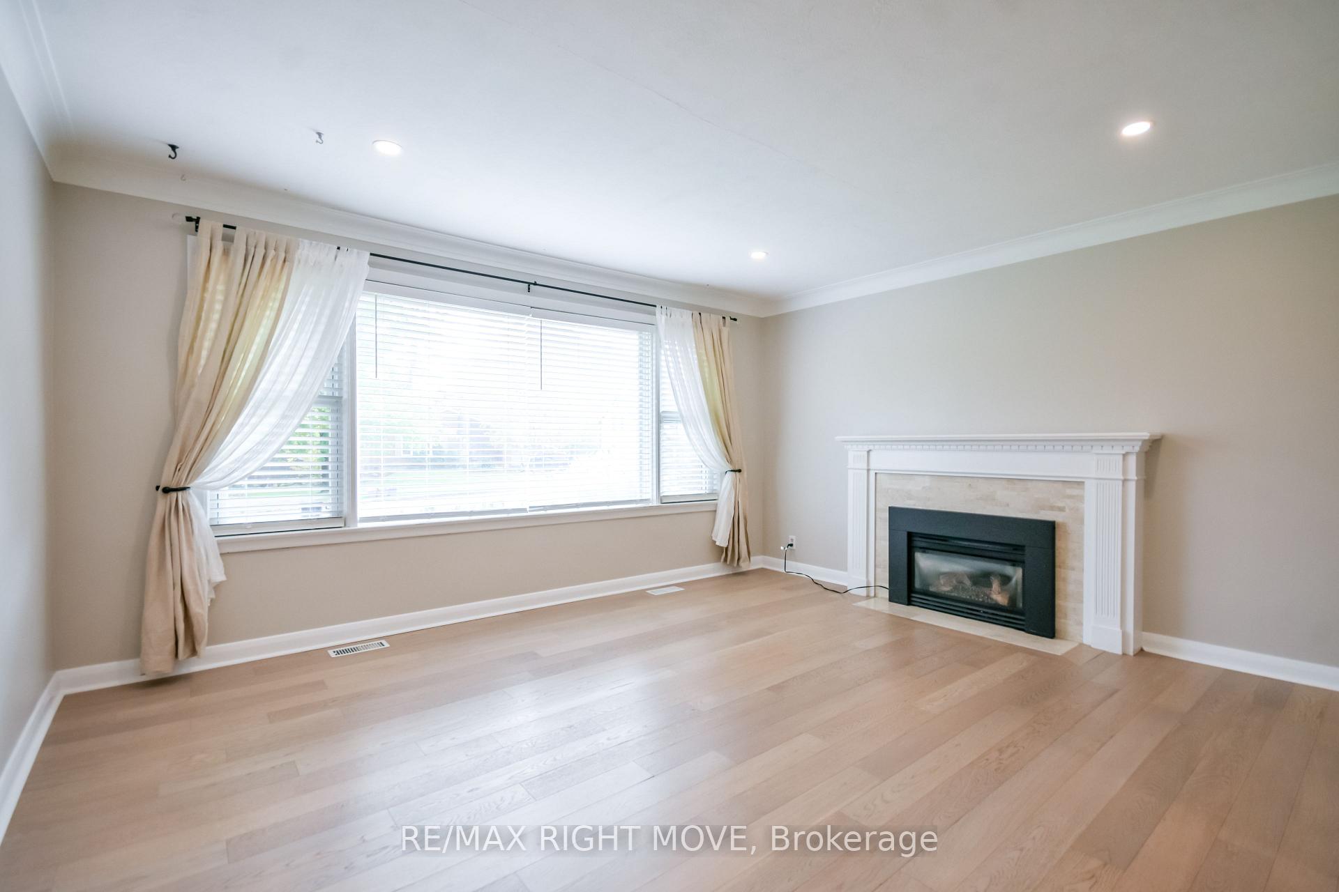 Photo 4 of 10 Letitia Street, Barrie, Sunnidale — HOMEH