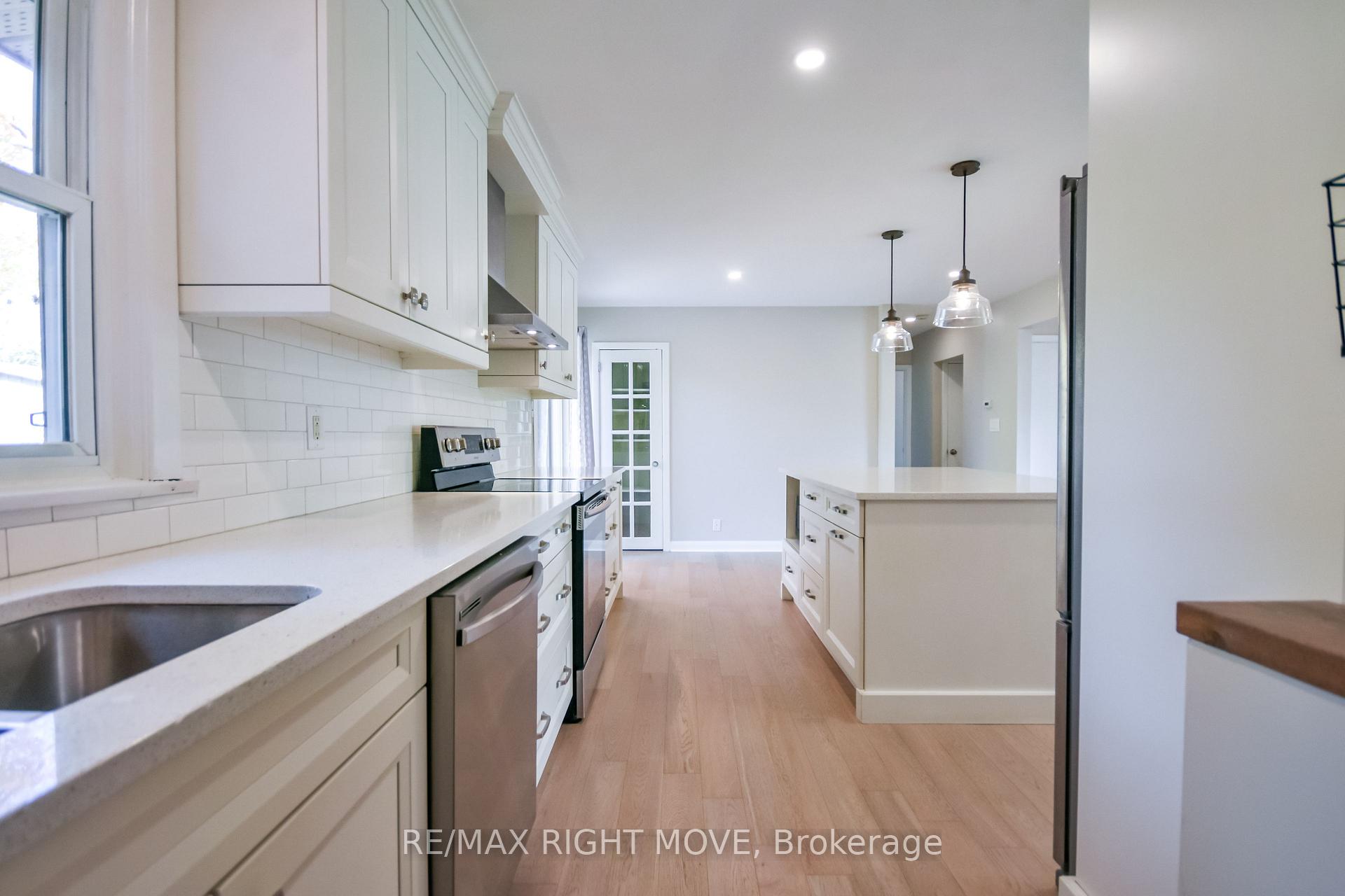 Photo 11 of 10 Letitia Street, Barrie, Sunnidale — HOMEH