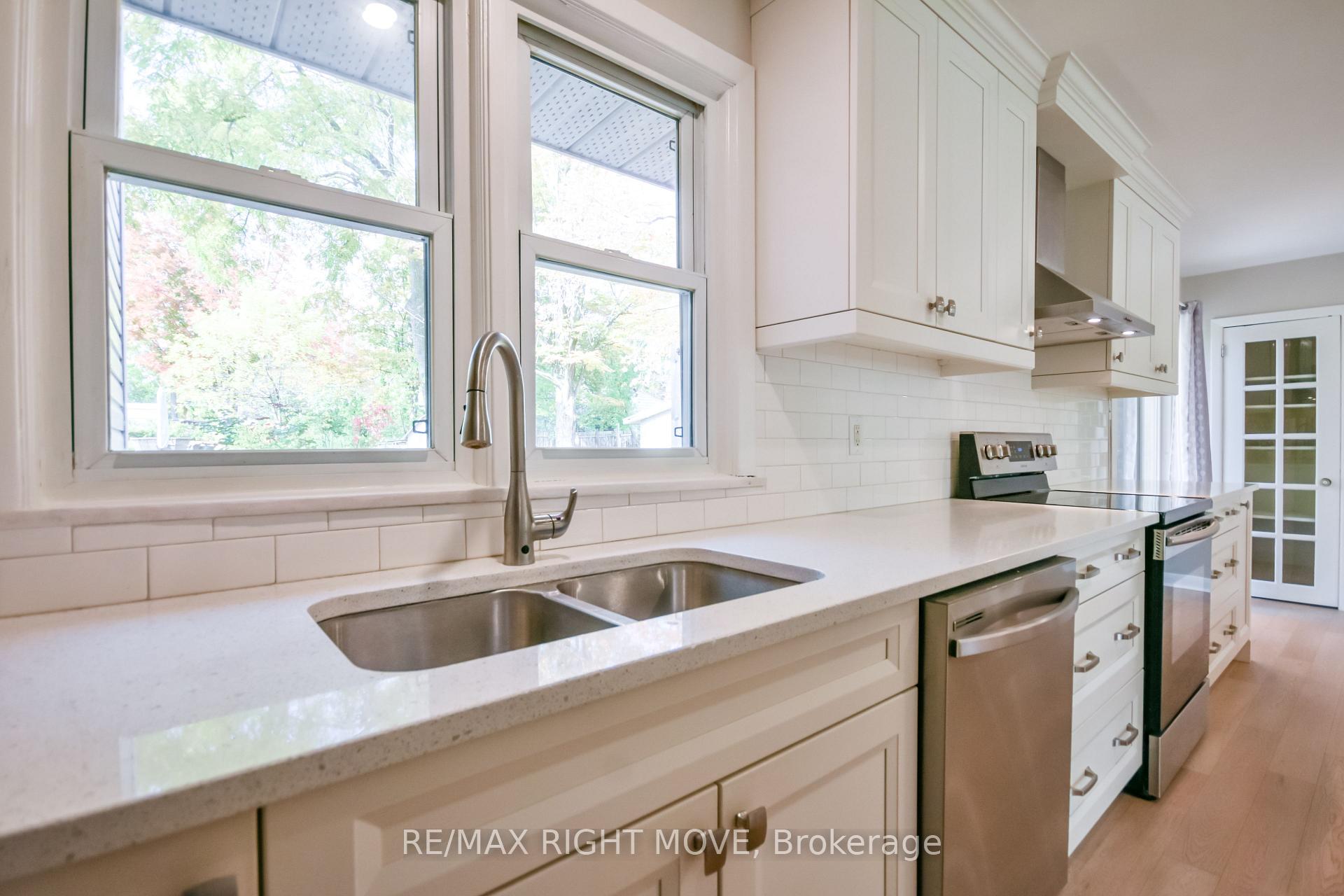 Photo 12 of 10 Letitia Street, Barrie, Sunnidale — HOMEH