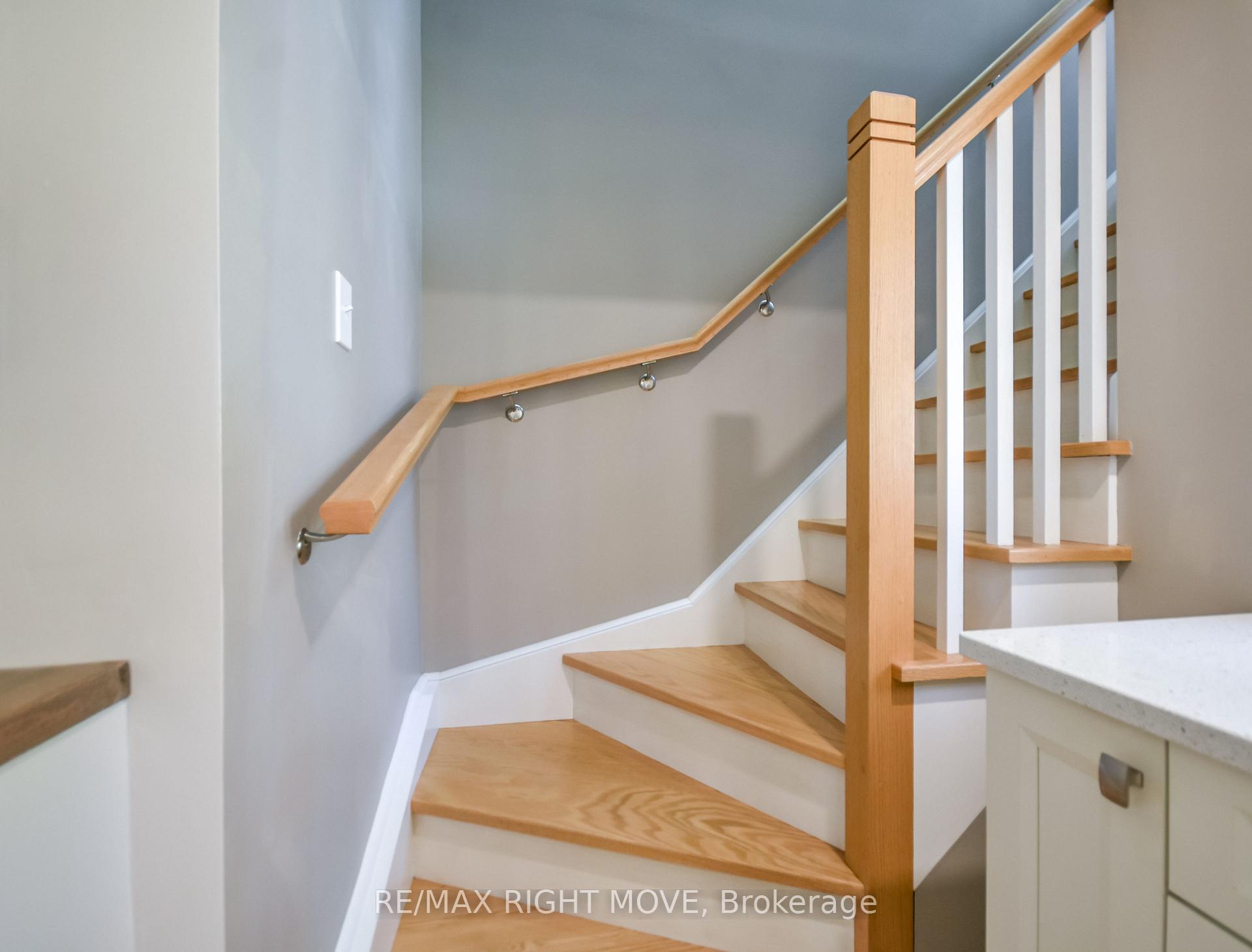 Photo 20 of 10 Letitia Street, Barrie, Sunnidale — HOMEH