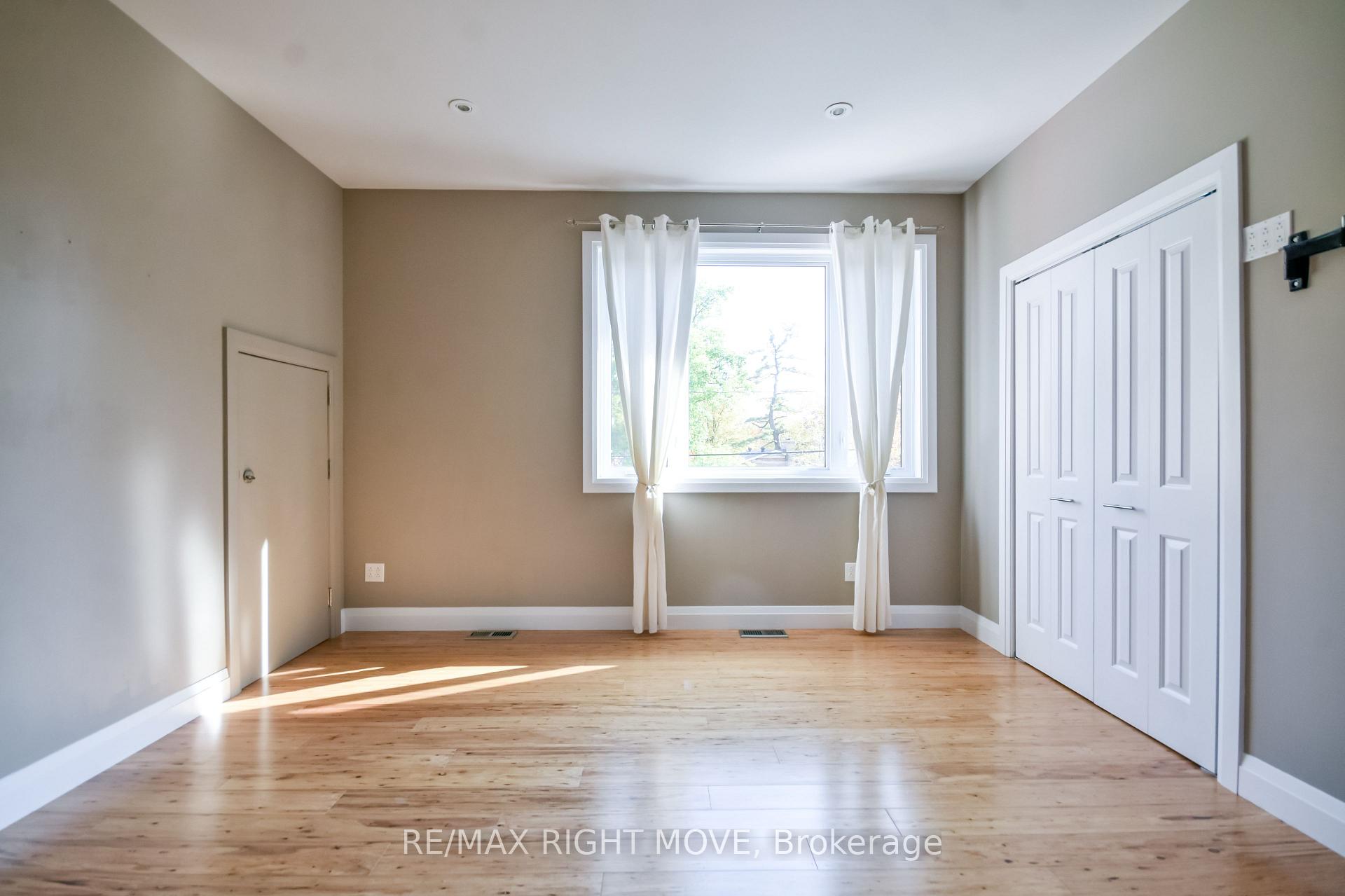 Photo 21 of 10 Letitia Street, Barrie, Sunnidale — HOMEH