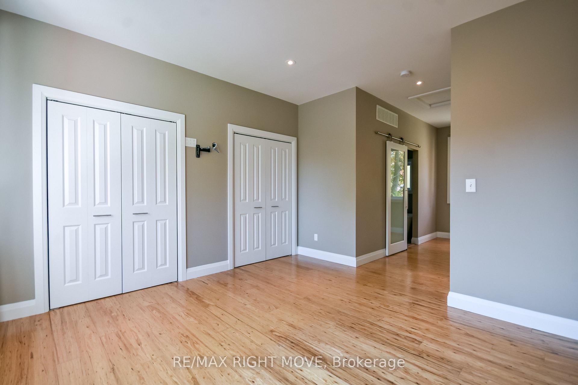 Photo 23 of 10 Letitia Street, Barrie, Sunnidale — HOMEH