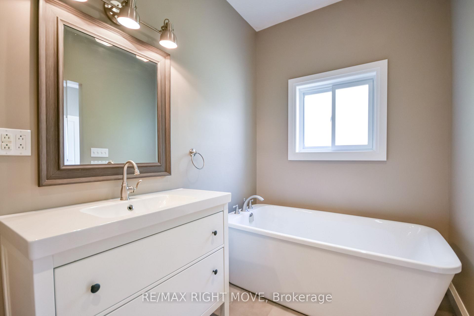 Photo 25 of 10 Letitia Street, Barrie, Sunnidale — HOMEH