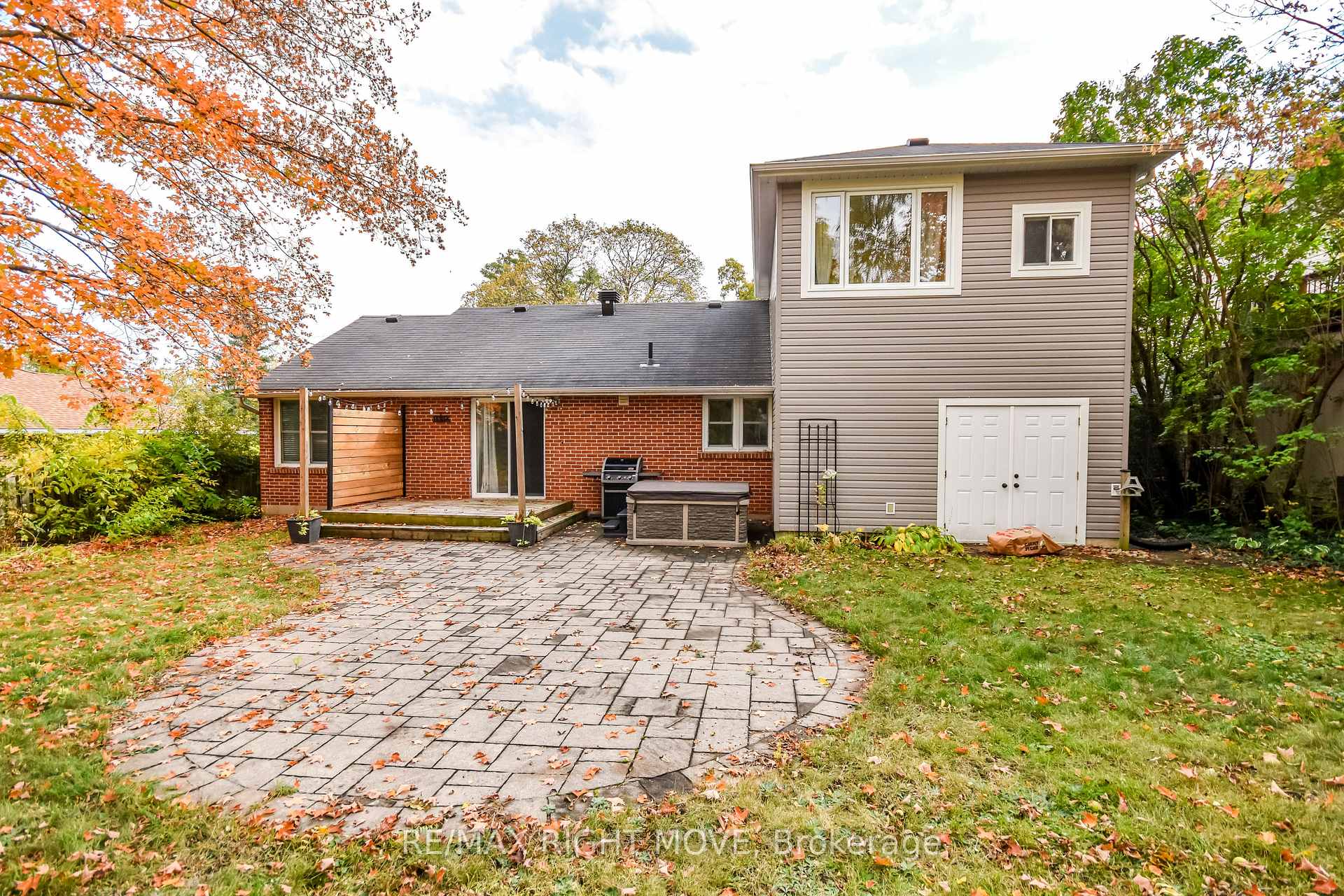 Photo 37 of 10 Letitia Street, Barrie, Sunnidale — HOMEH