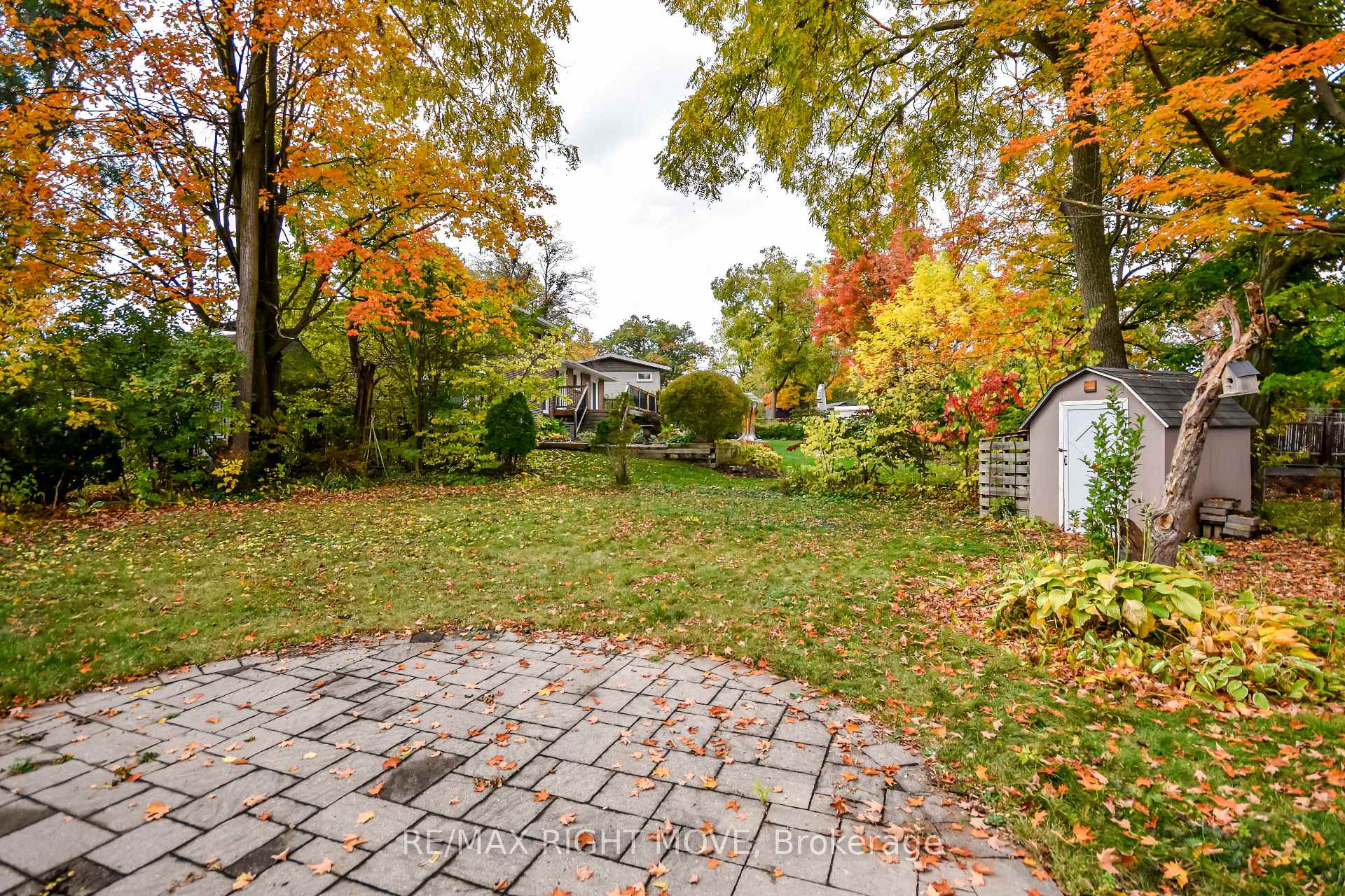 Photo 40 of 10 Letitia Street, Barrie, Sunnidale — HOMEH
