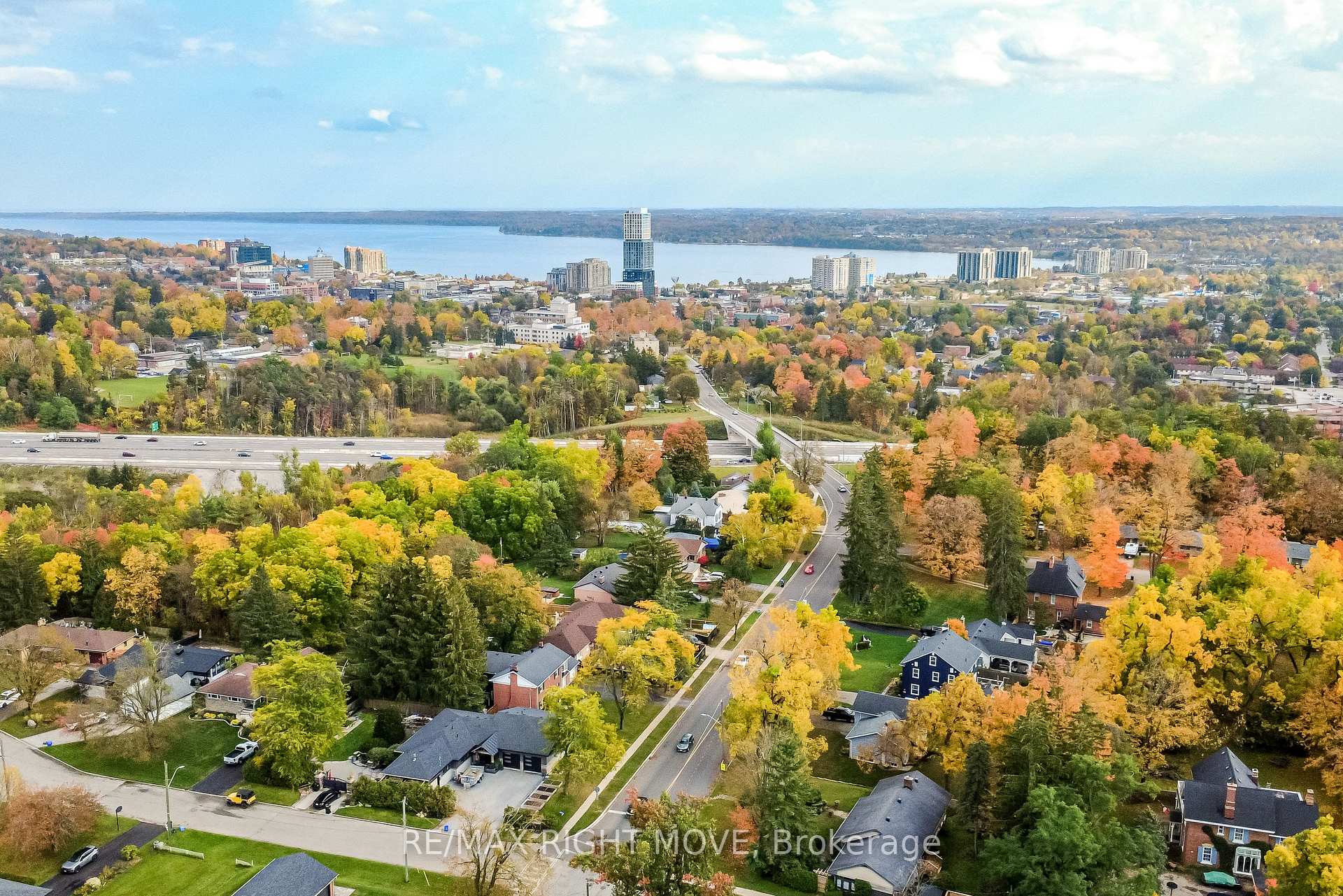 Photo 43 of 10 Letitia Street, Barrie, Sunnidale — HOMEH