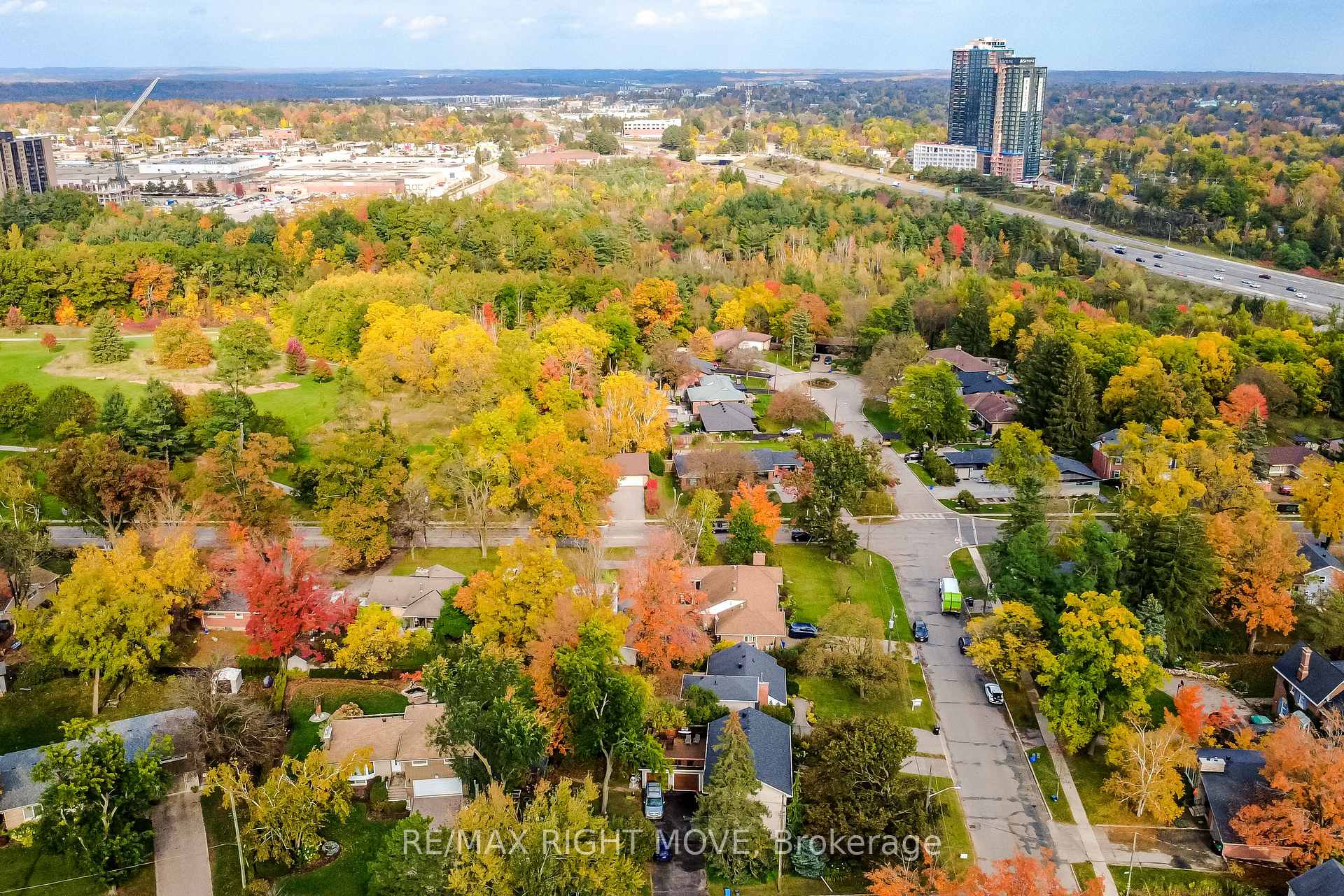 Photo 44 of 10 Letitia Street, Barrie, Sunnidale — HOMEH