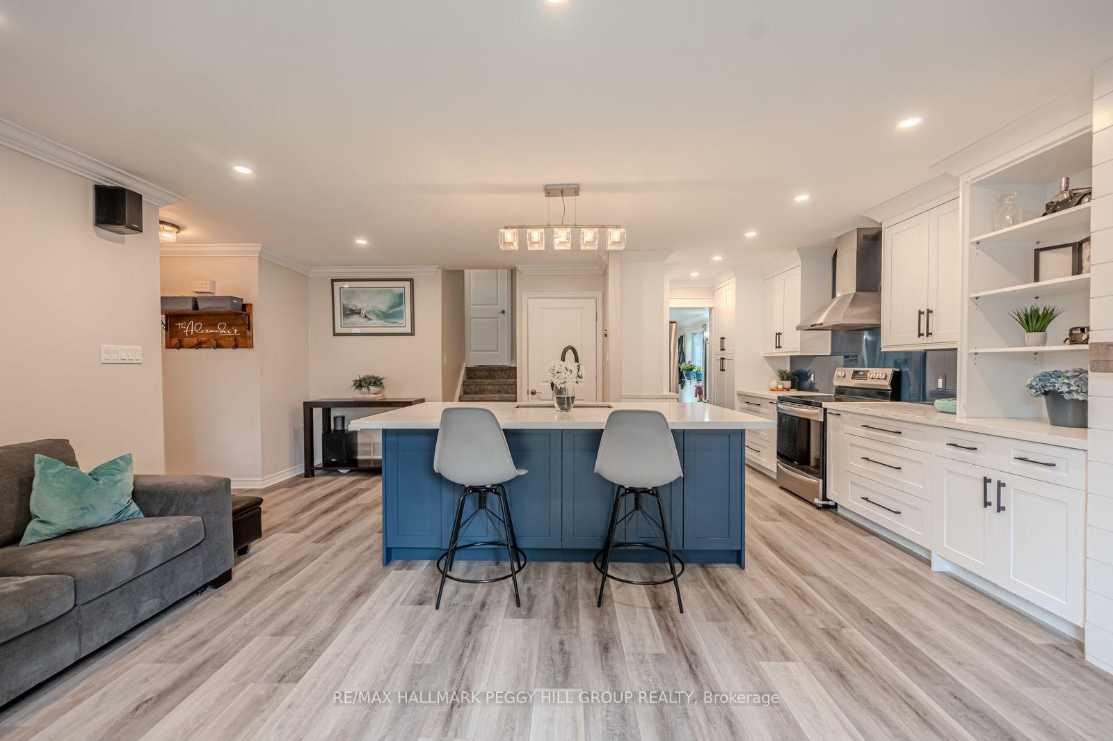 Photo 4 of 29 Shelley Lane, Barrie, Letitia Heights — HOMEH