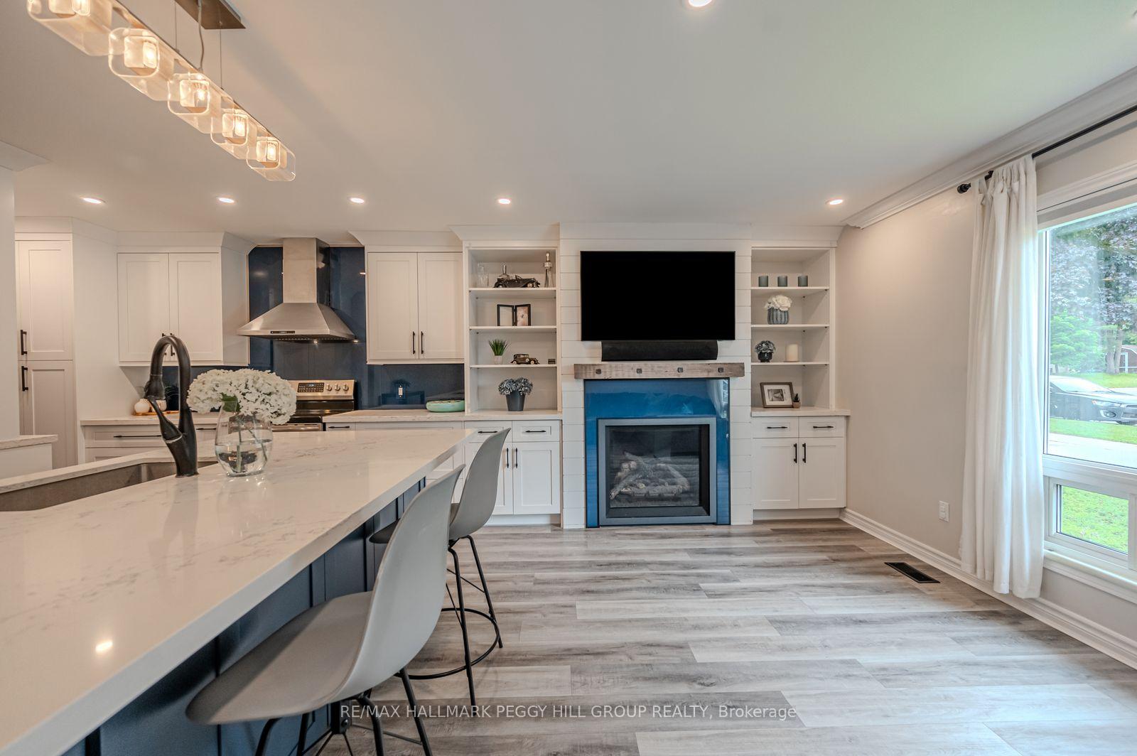 Photo 5 of 29 Shelley Lane, Barrie, Letitia Heights — HOMEH