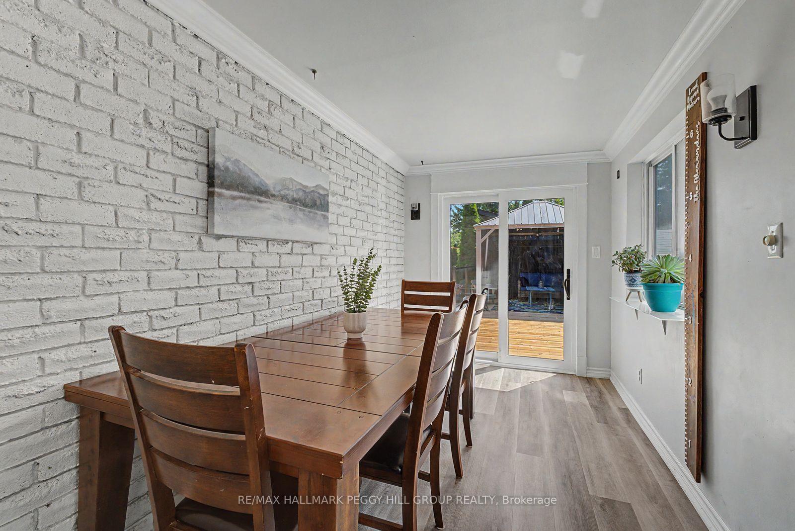 Photo 8 of 29 Shelley Lane, Barrie, Letitia Heights — HOMEH
