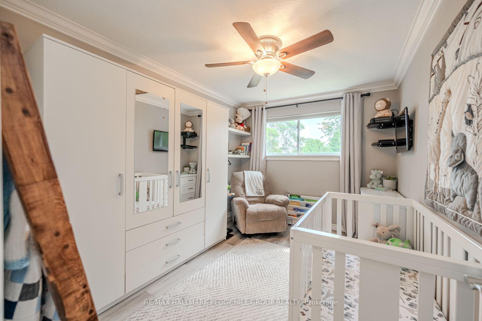 Photo 11 of 29 Shelley Lane, Barrie, Letitia Heights — HOMEH