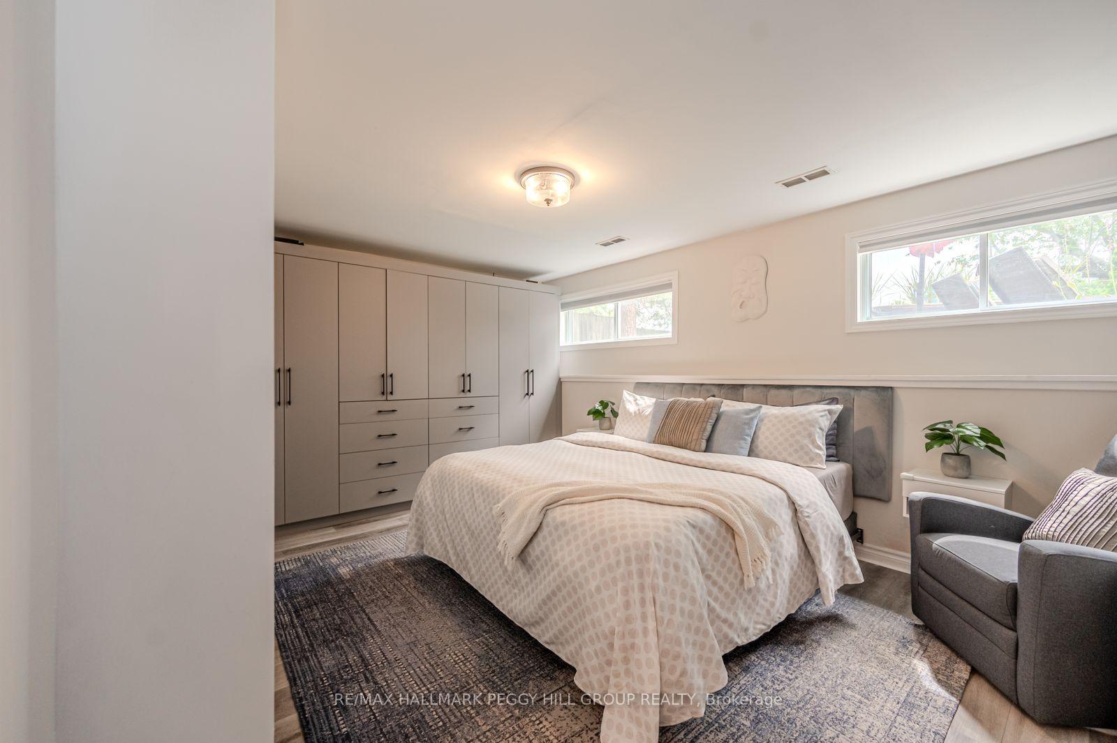 Photo 12 of 29 Shelley Lane, Barrie, Letitia Heights — HOMEH