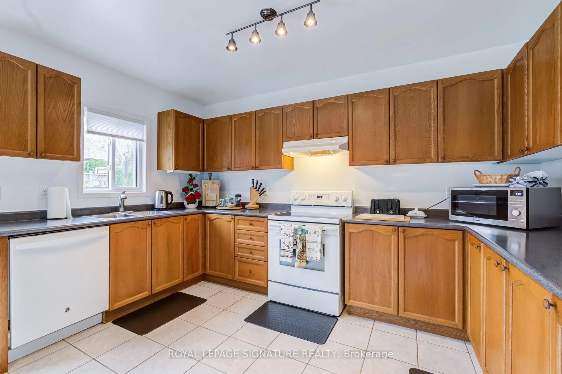 Photo 37 of 22 Huffman Avenue, Port Hope — HOMEH
