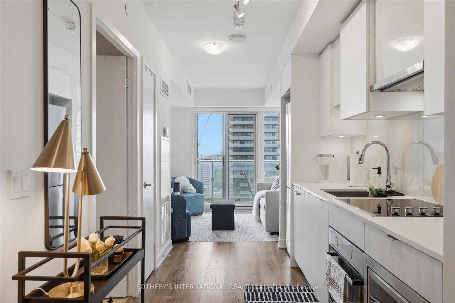 Photo 4 of Unit 2307, 195 Redpath Avenue, Toronto, Mount Pleasant West — HOMEH