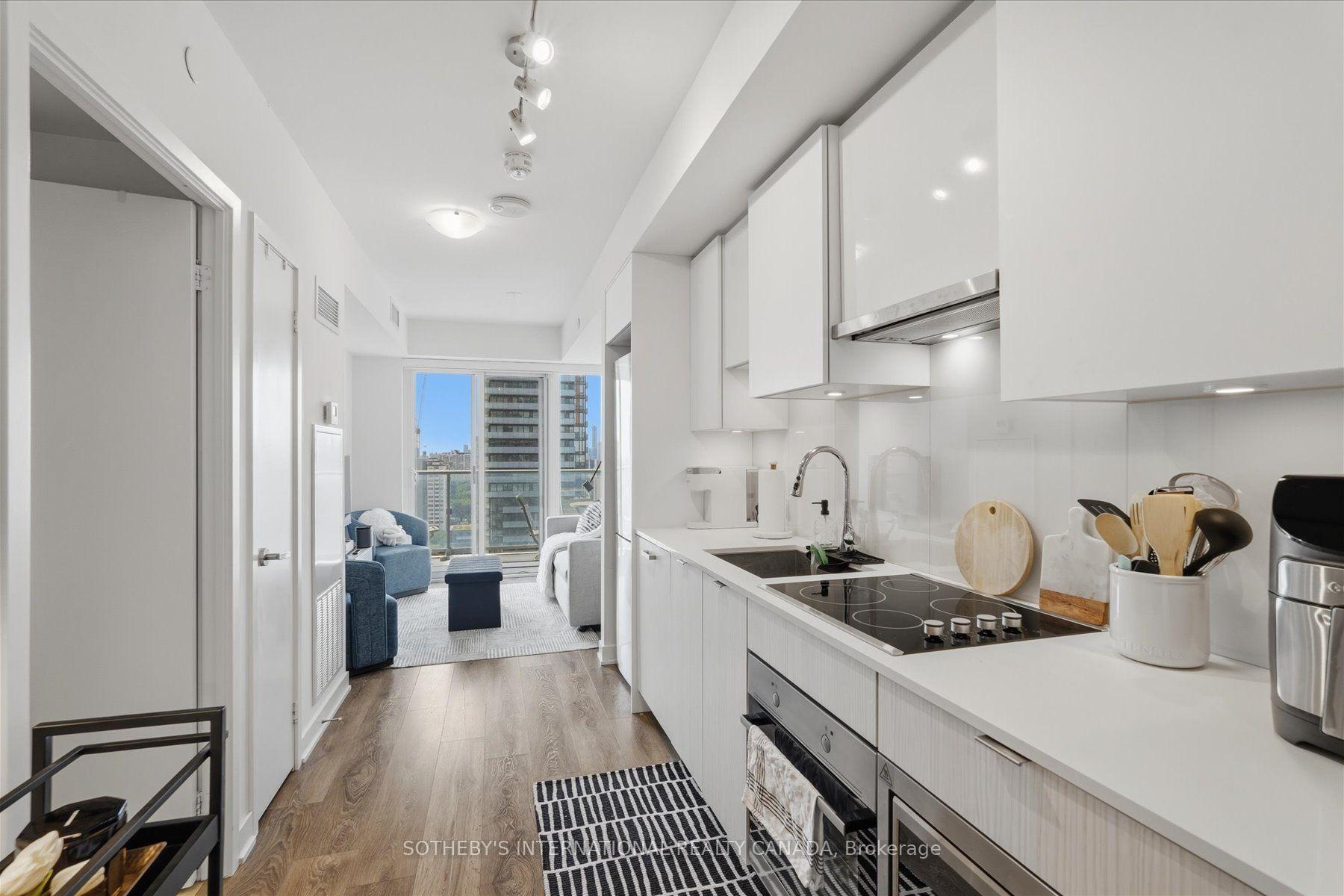 Photo 5 of Unit 2307, 195 Redpath Avenue, Toronto, Mount Pleasant West — HOMEH