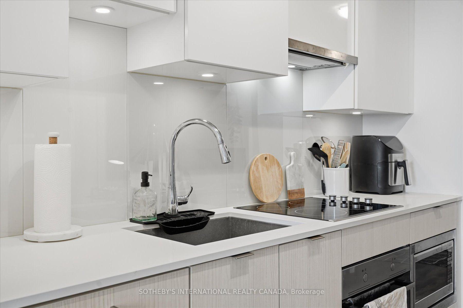 Photo 7 of Unit 2307, 195 Redpath Avenue, Toronto, Mount Pleasant West — HOMEH