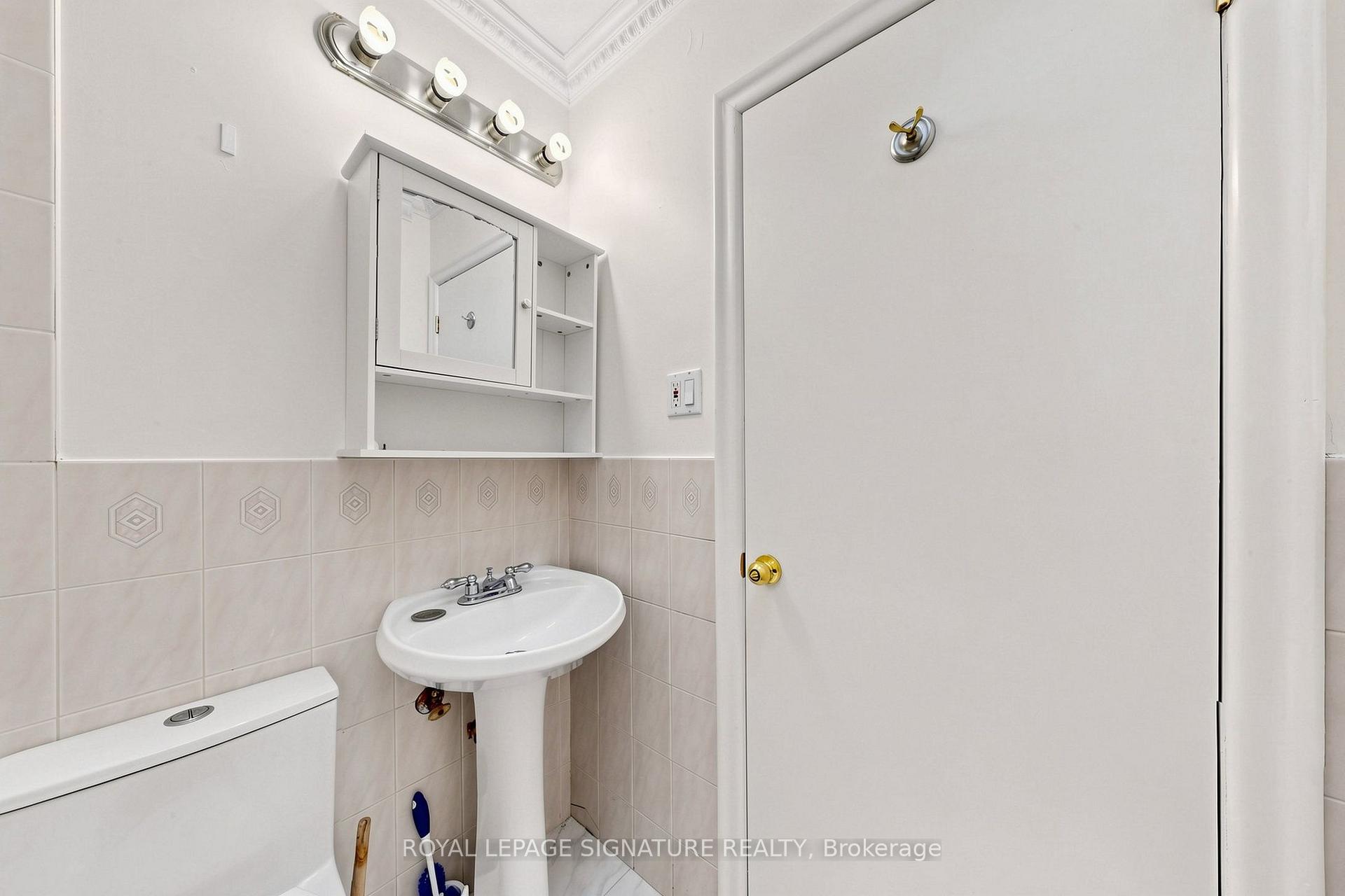 Photo 25 of Unit 2, 461 Eglinton Avenue E, Toronto, Mount Pleasant East — HOMEH