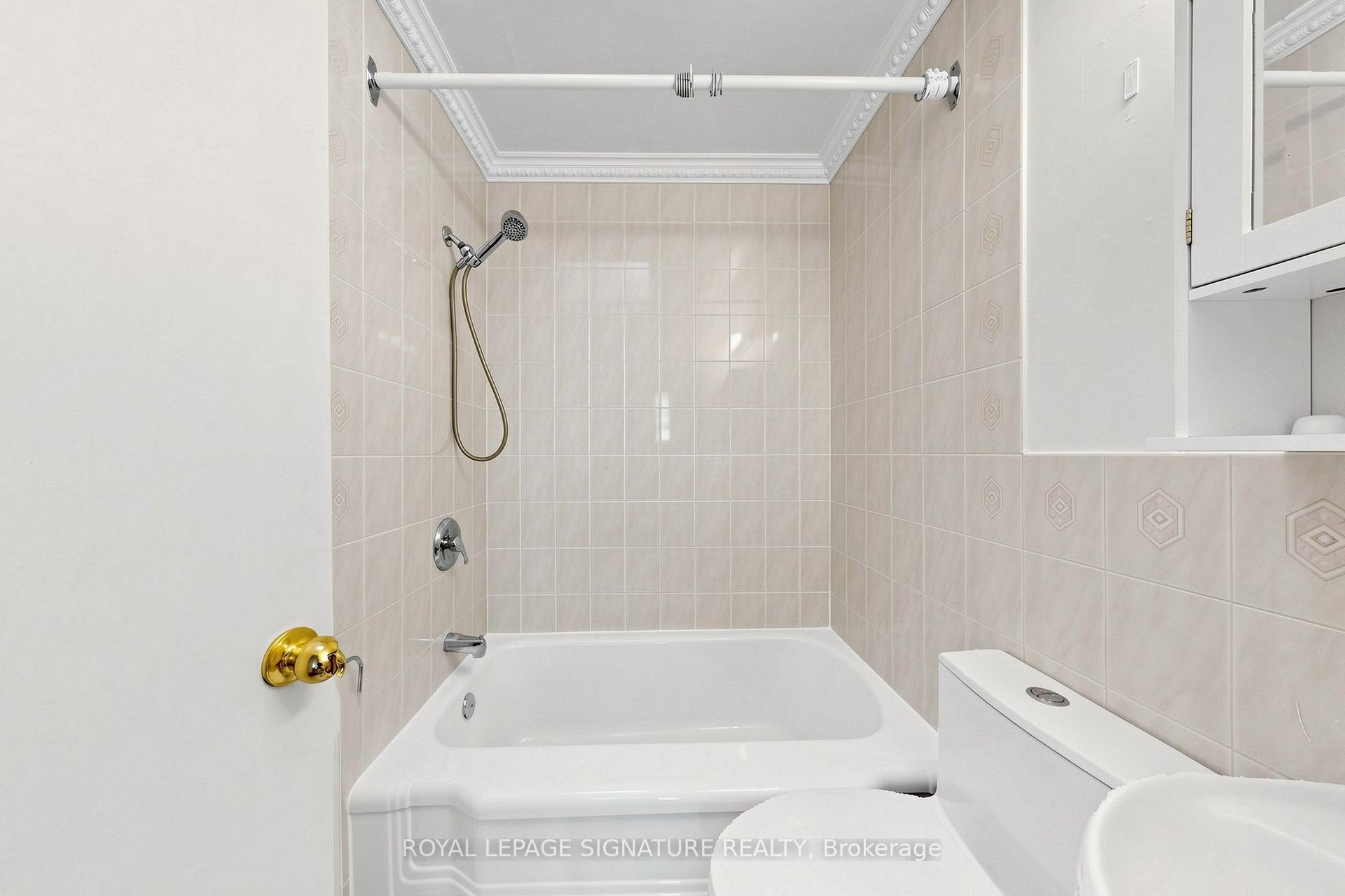 Photo 26 of Unit 2, 461 Eglinton Avenue E, Toronto, Mount Pleasant East — HOMEH