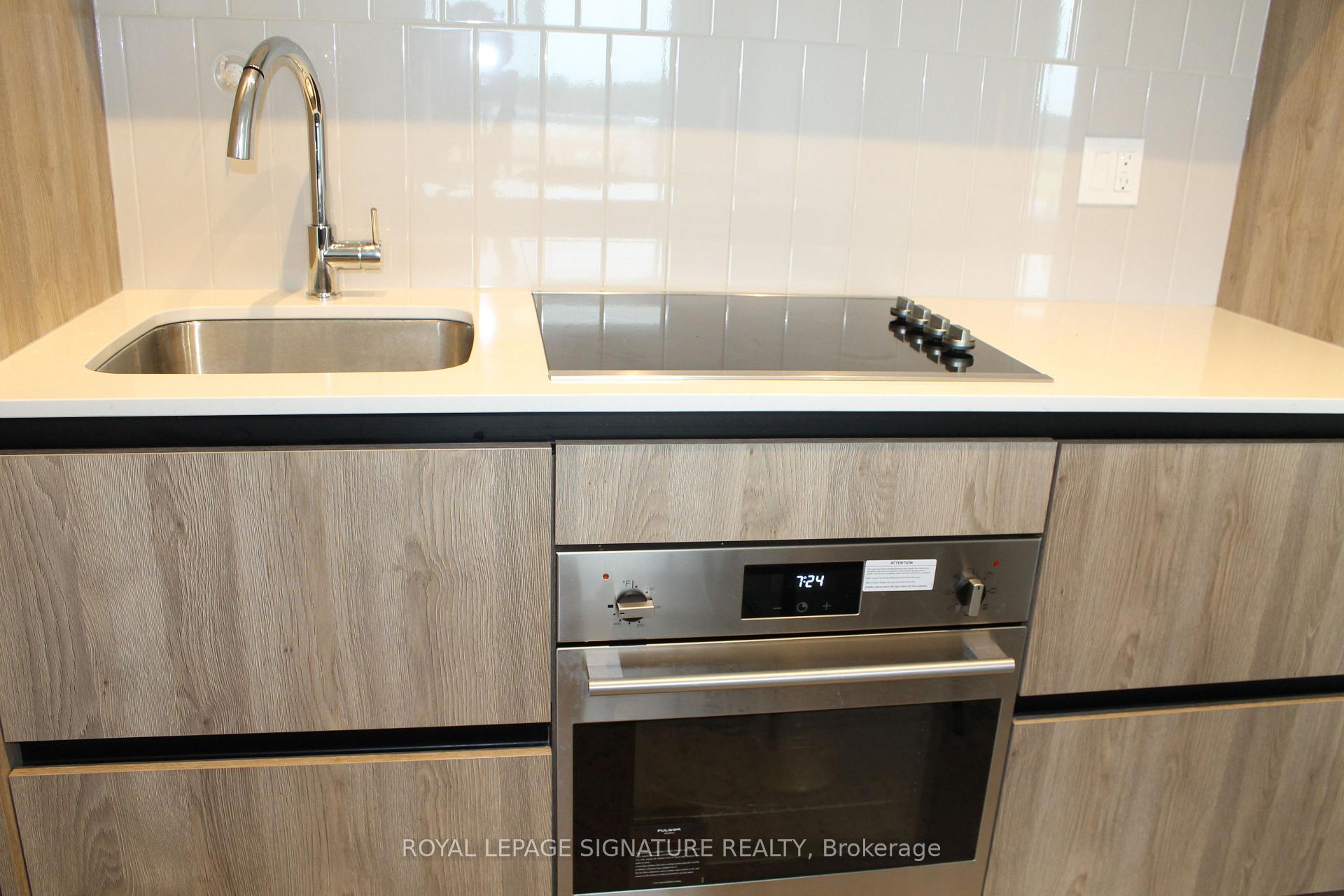 Photo 7 of Unit C701, 8 Beverley Glen Boulevard, Vaughan, Beverley Glen — HOMEH