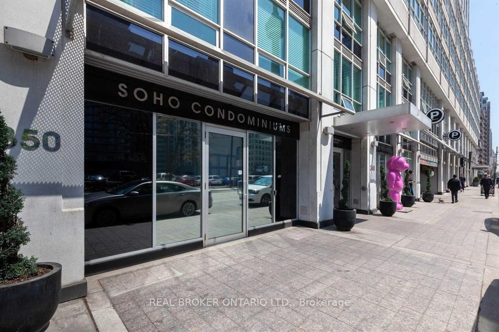 Photo of Unit M04, 350 Wellington Street W