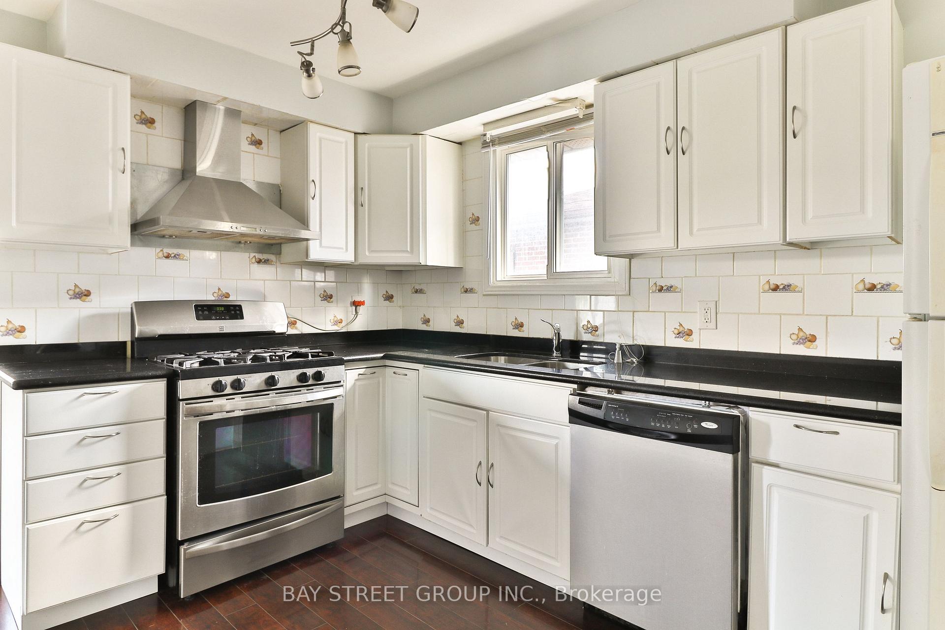 Photo 3 of Unit Upper Unit, 489 Fergo Avenue, Mississauga, Cooksville — HOMEH