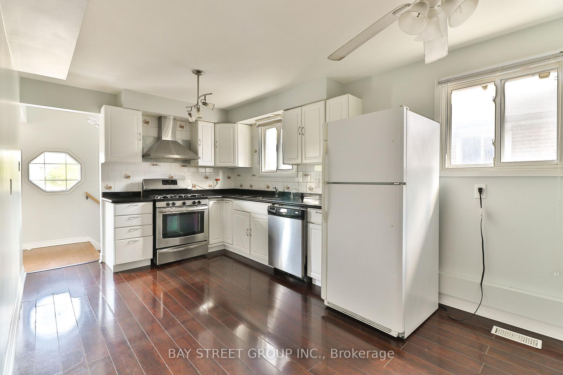 Photo 4 of Unit Upper Unit, 489 Fergo Avenue, Mississauga, Cooksville — HOMEH
