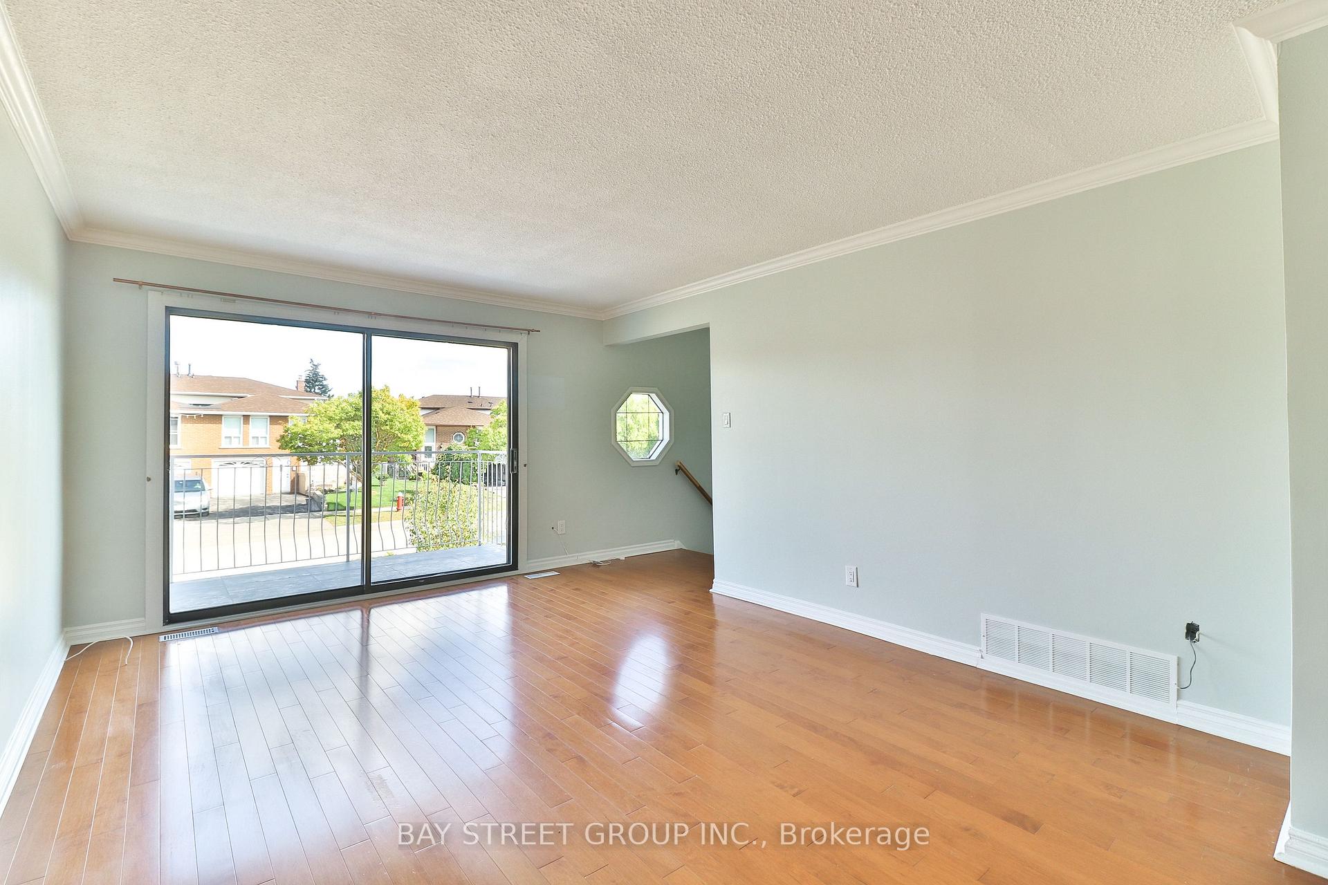 Photo 12 of Unit Upper Unit, 489 Fergo Avenue, Mississauga, Cooksville — HOMEH