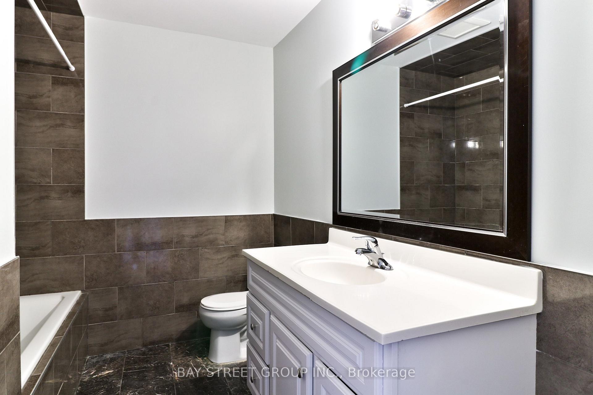 Photo 16 of Unit Upper Unit, 489 Fergo Avenue, Mississauga, Cooksville — HOMEH