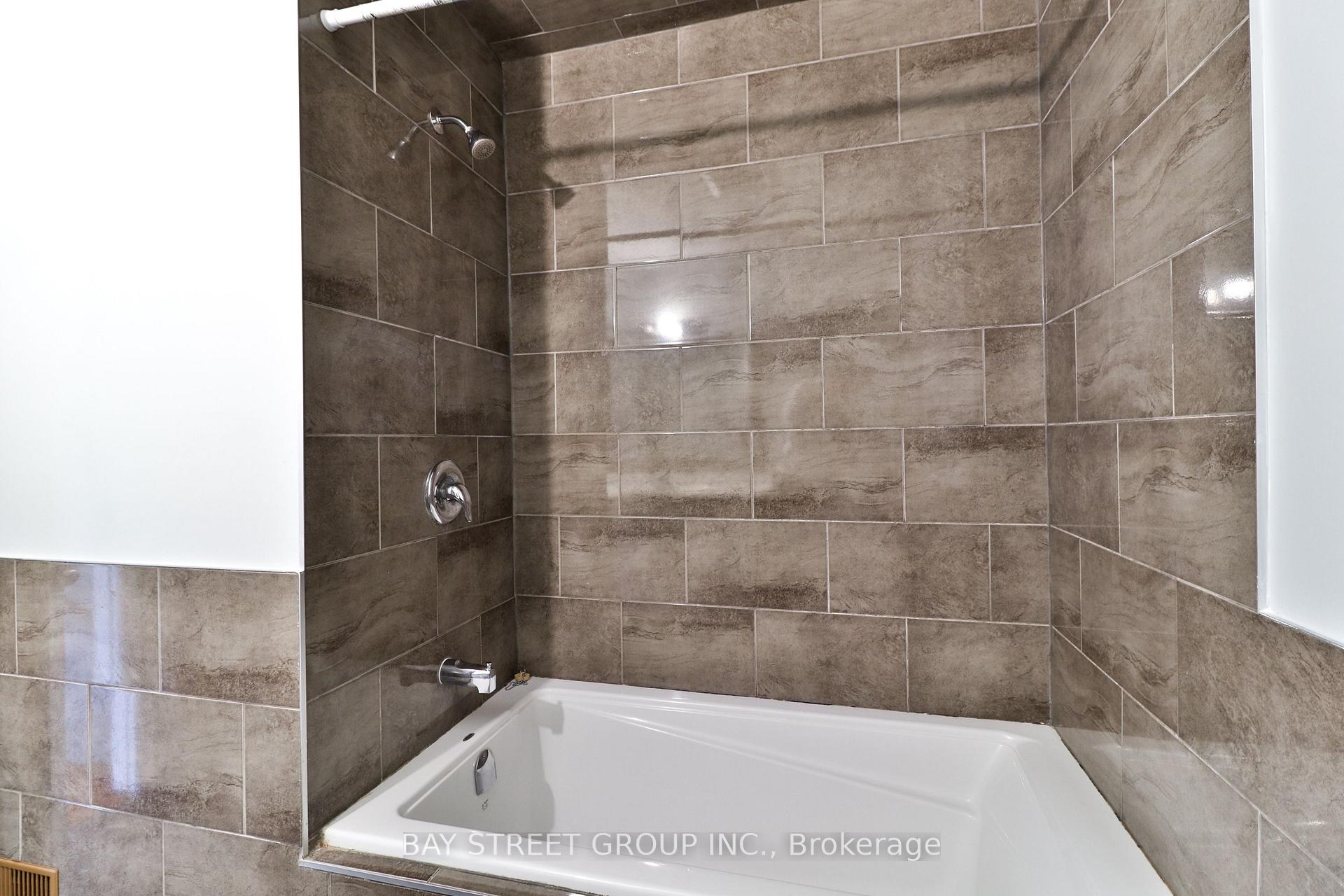 Photo 17 of Unit Upper Unit, 489 Fergo Avenue, Mississauga, Cooksville — HOMEH