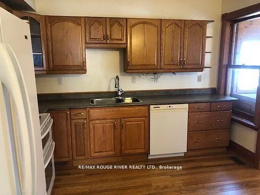 Photo 8 of 115 Agnes Street, Oshawa, O'Neill — HOMEH