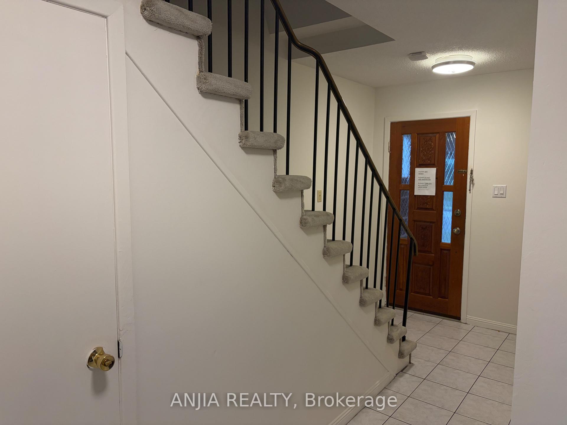 Photo 3 of 21 Tangmere Crescent, Markham, Milliken Mills East — HOMEH
