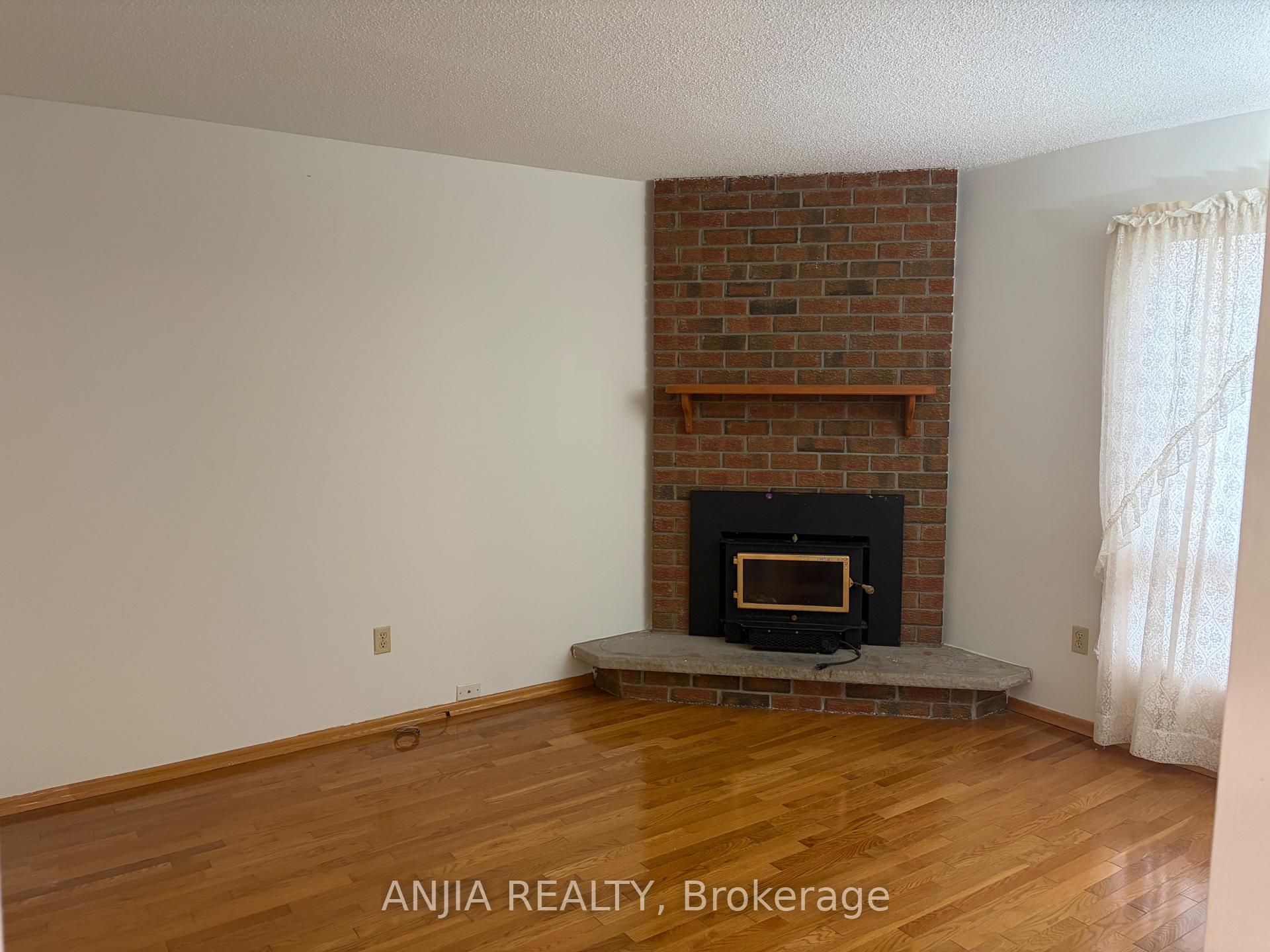 Photo 6 of 21 Tangmere Crescent, Markham, Milliken Mills East — HOMEH