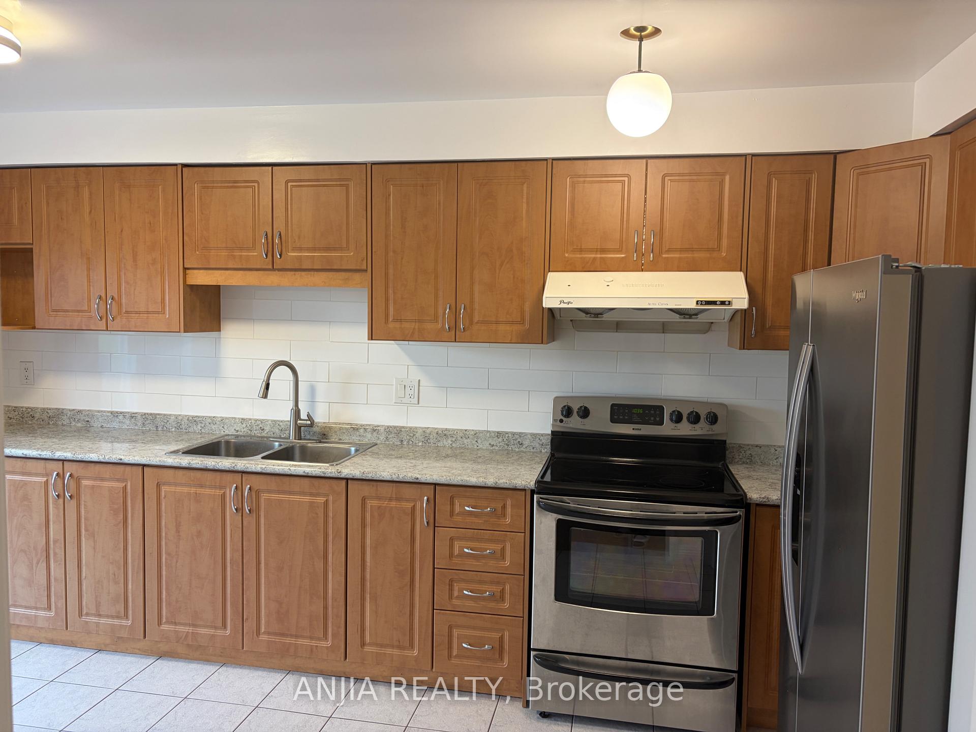 Photo 8 of 21 Tangmere Crescent, Markham, Milliken Mills East — HOMEH