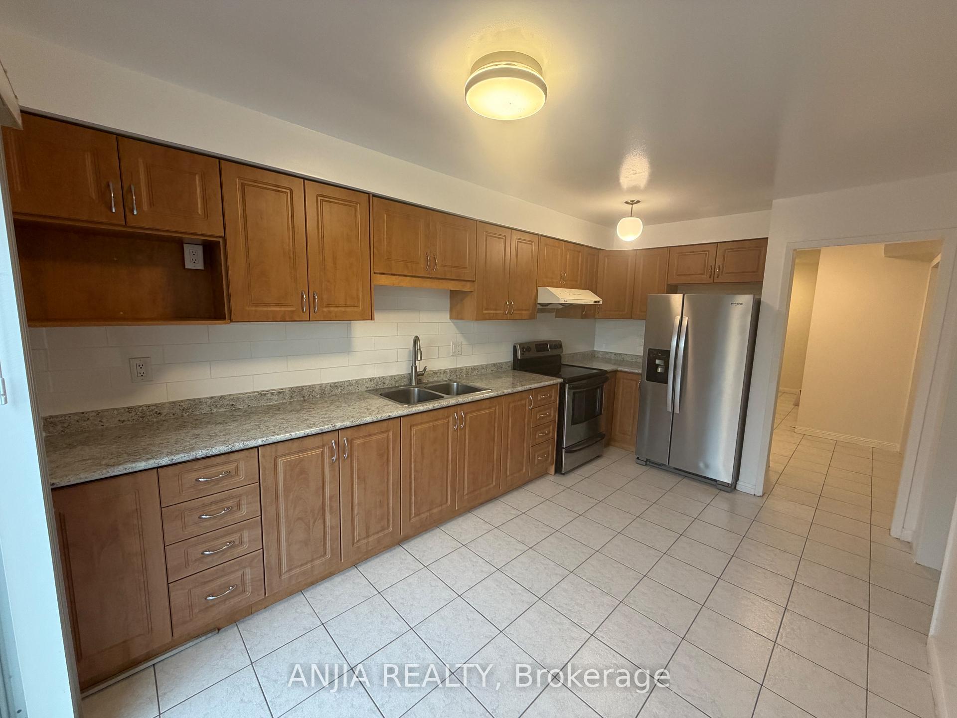 Photo 9 of 21 Tangmere Crescent, Markham, Milliken Mills East — HOMEH