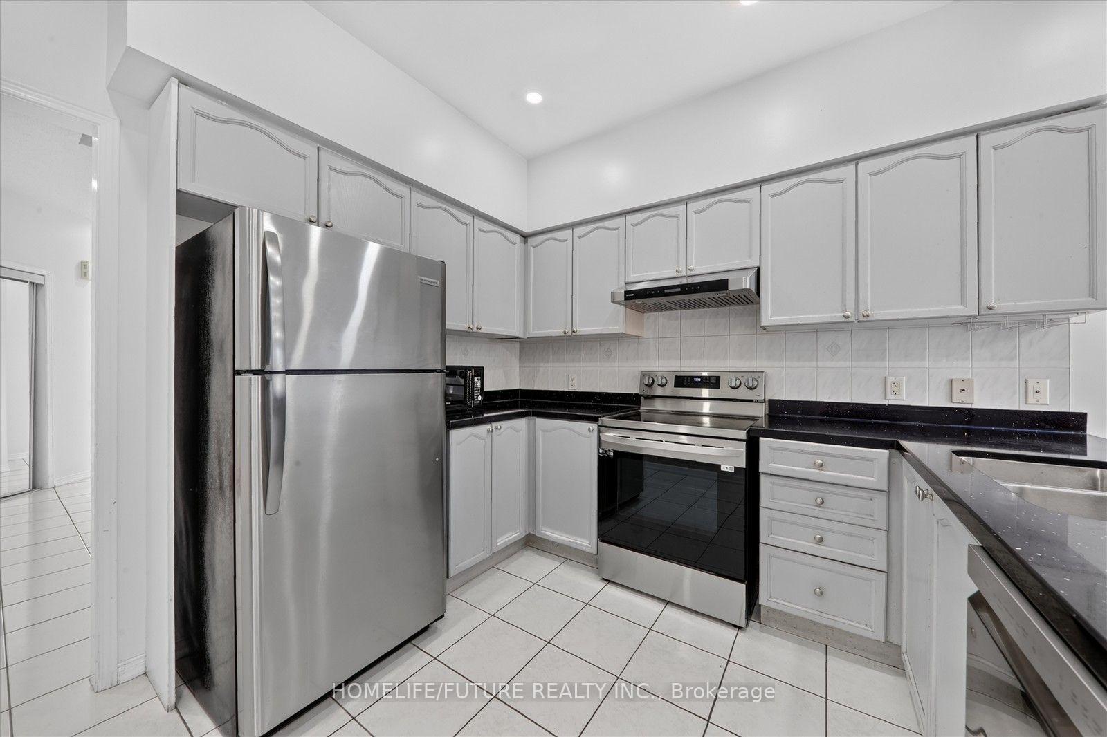 Photo 15 of 7236 Village Walk, Mississauga, Meadowvale Village — HOMEH