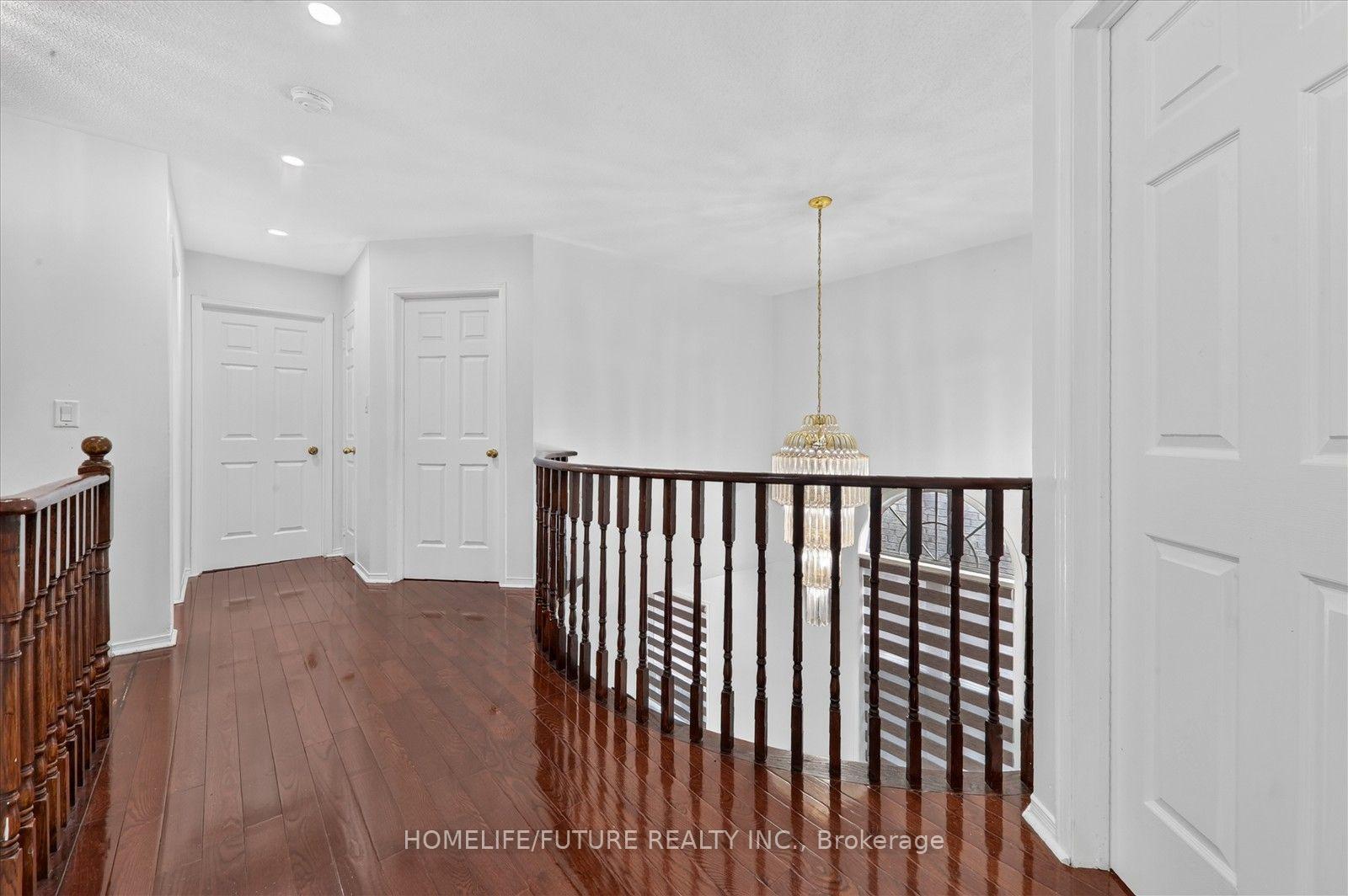 Photo 18 of 7236 Village Walk, Mississauga, Meadowvale Village — HOMEH