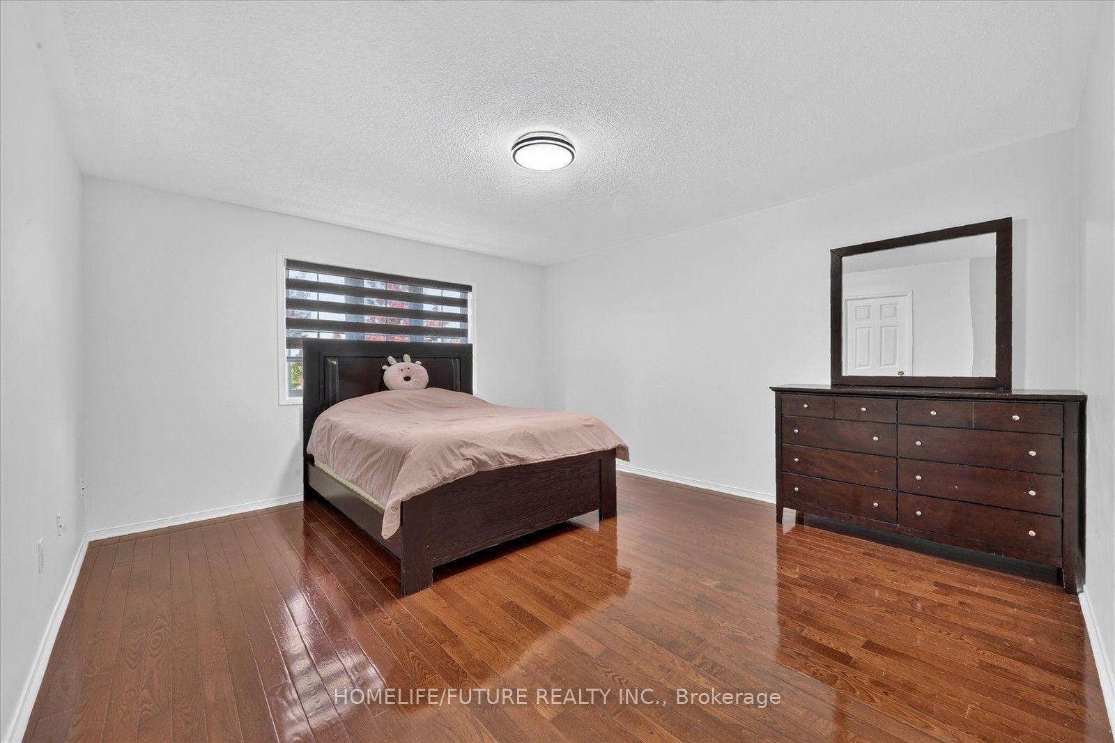 Photo 19 of 7236 Village Walk, Mississauga, Meadowvale Village — HOMEH