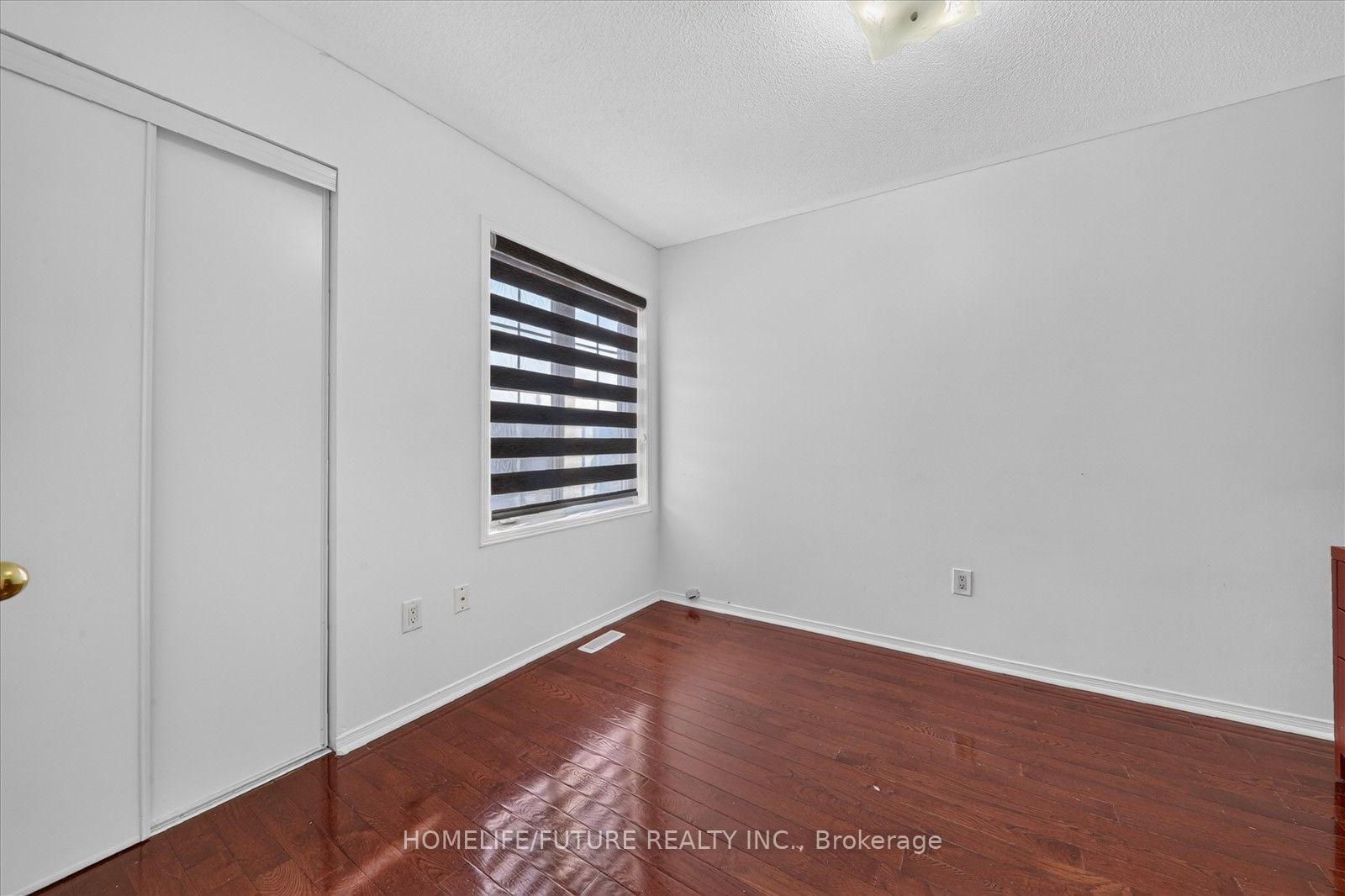 Photo 24 of 7236 Village Walk, Mississauga, Meadowvale Village — HOMEH
