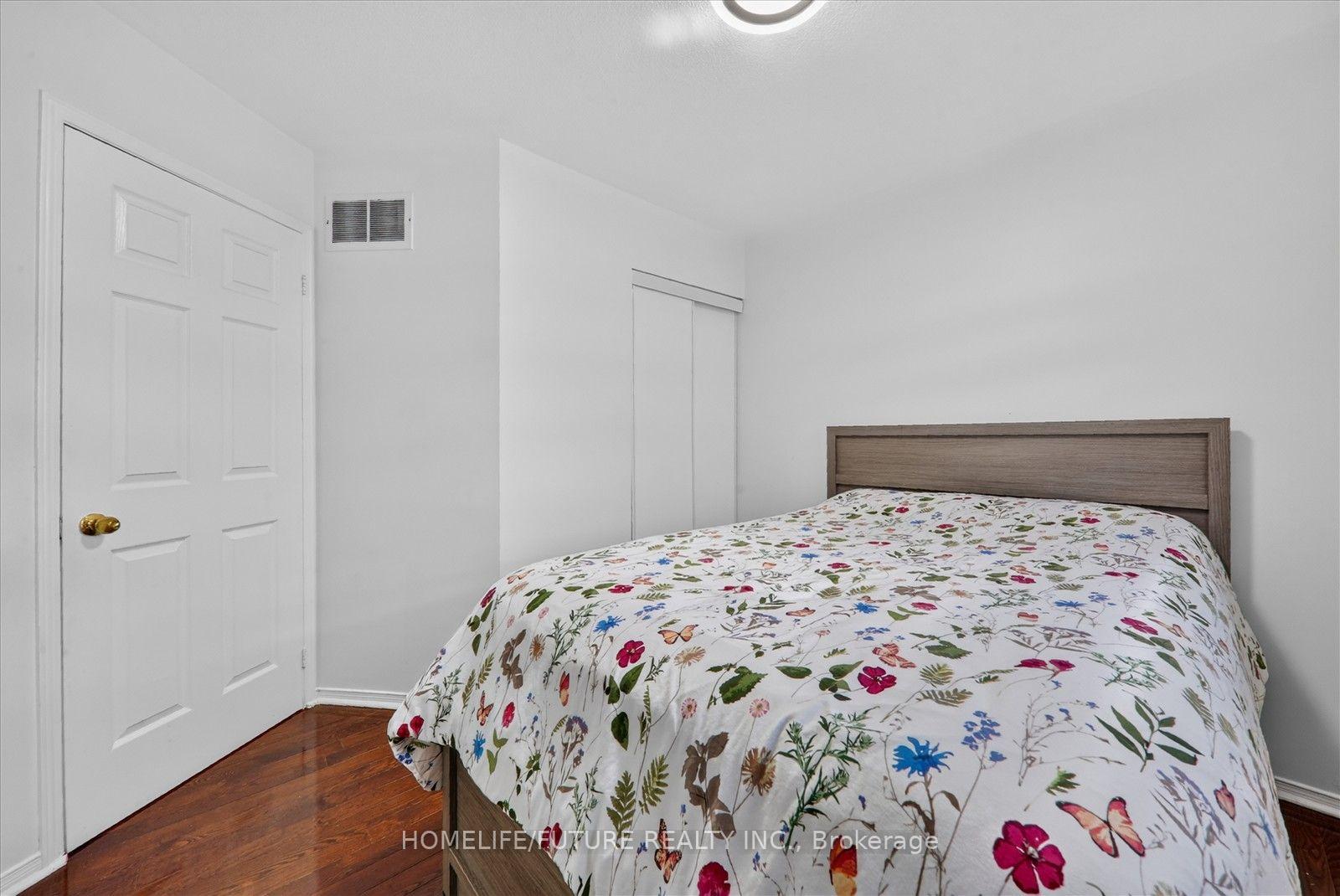 Photo 27 of 7236 Village Walk, Mississauga, Meadowvale Village — HOMEH
