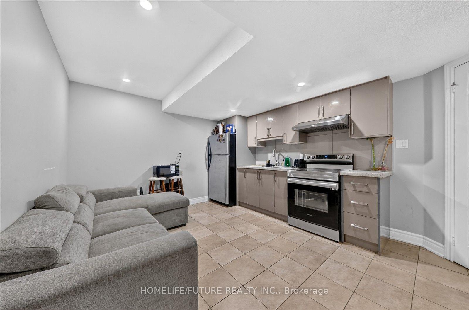 Photo 29 of 7236 Village Walk, Mississauga, Meadowvale Village — HOMEH
