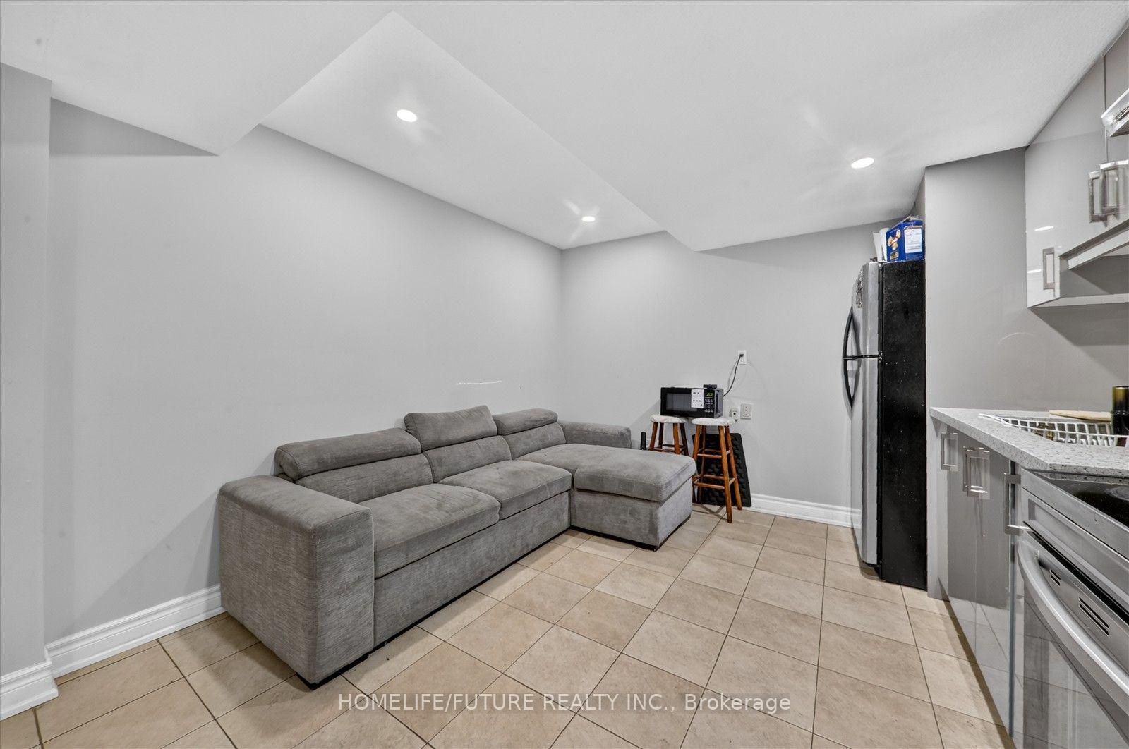 Photo 30 of 7236 Village Walk, Mississauga, Meadowvale Village — HOMEH