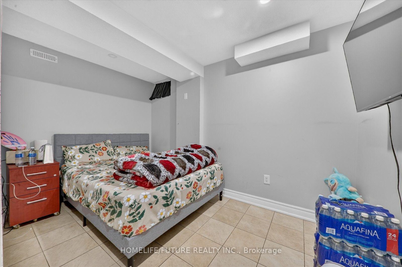 Photo 31 of 7236 Village Walk, Mississauga, Meadowvale Village — HOMEH