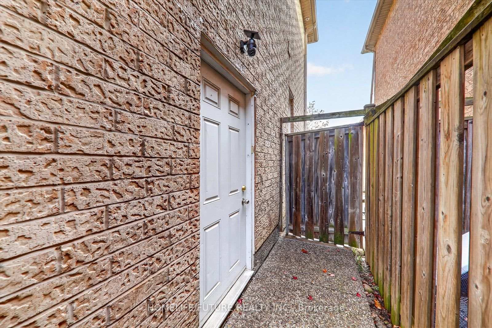 Photo 35 of 7236 Village Walk, Mississauga, Meadowvale Village — HOMEH