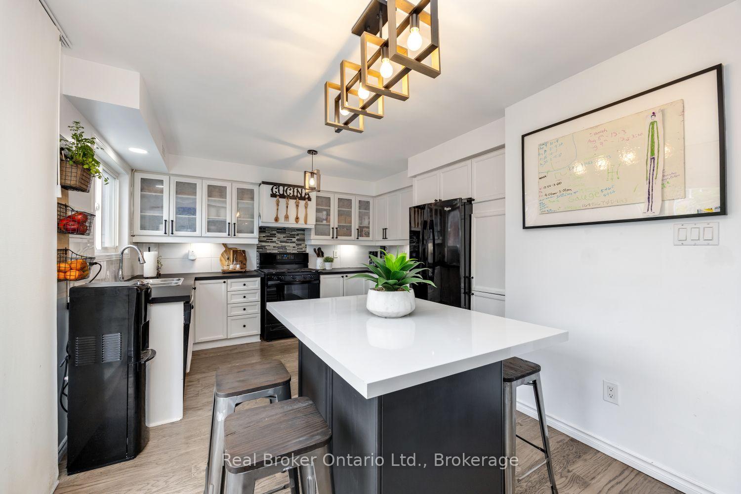 Photo 10 of 3 Durling Rock Street, Ajax, Northeast Ajax — HOMEH