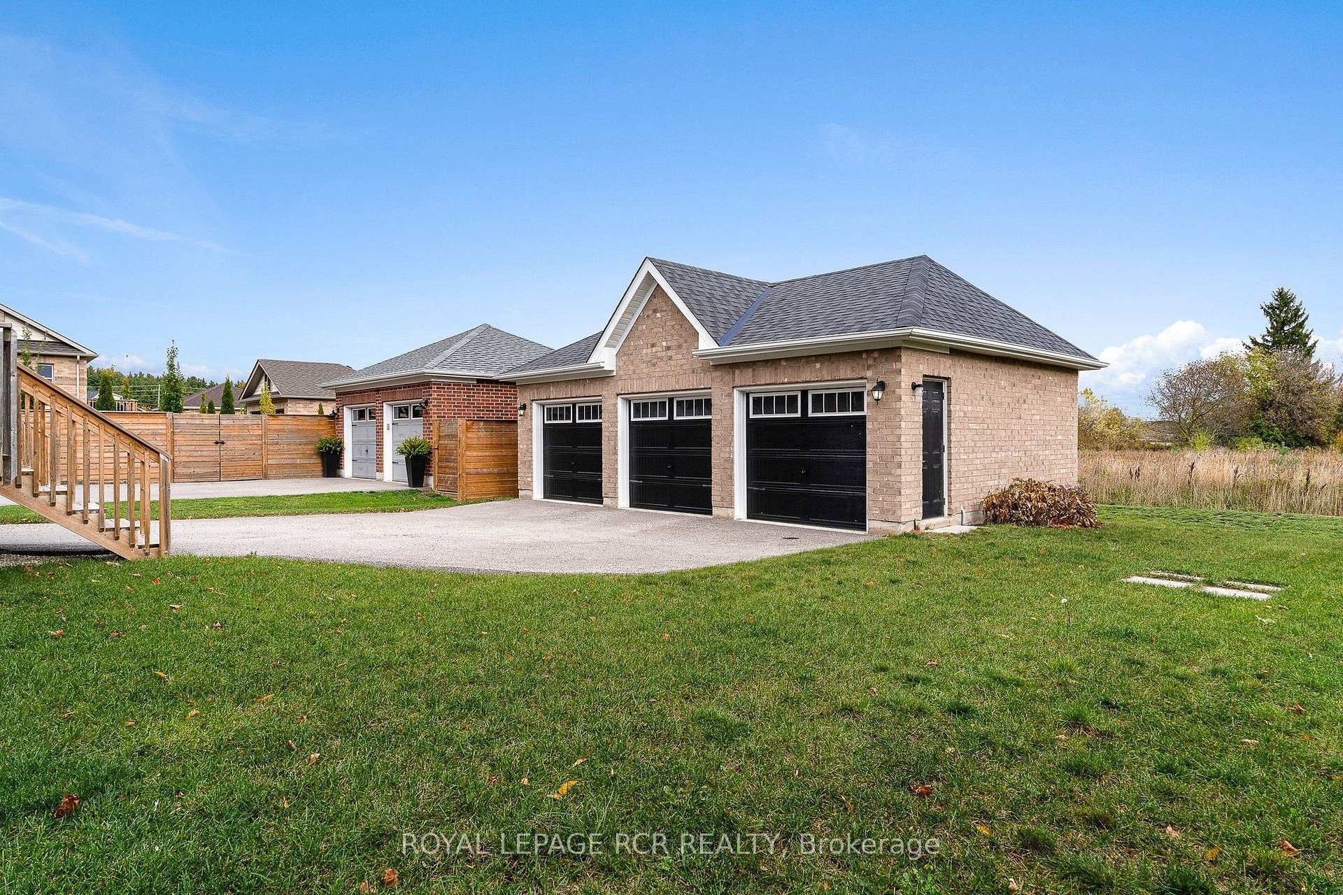 Photo 40 of 213 Mary Street, Clearview, Creemore — HOMEH