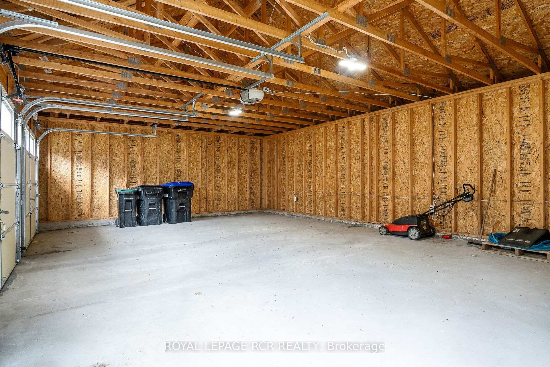 Photo 43 of 213 Mary Street, Clearview, Creemore — HOMEH